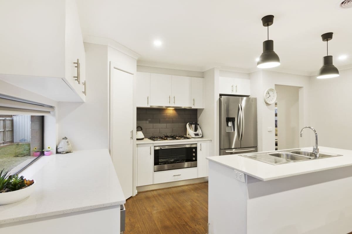 19 Swiss Way, Manor Lakes VIC 3024, Manor Lakes - Thumbnail 6