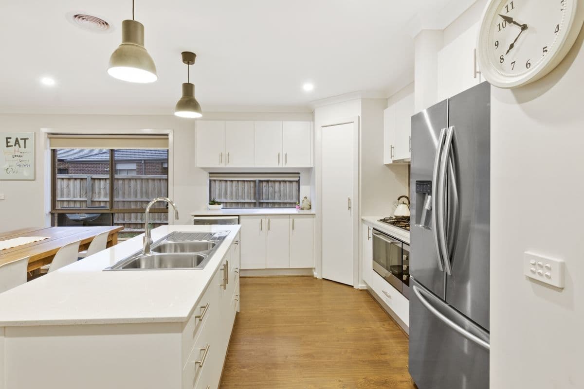 19 Swiss Way, Manor Lakes VIC 3024, Manor Lakes - Thumbnail 8