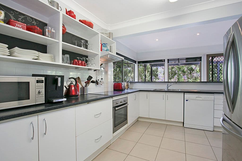 124 Simpsons Road, Bardon QLD 4065, Bardon - Thumbnail 3