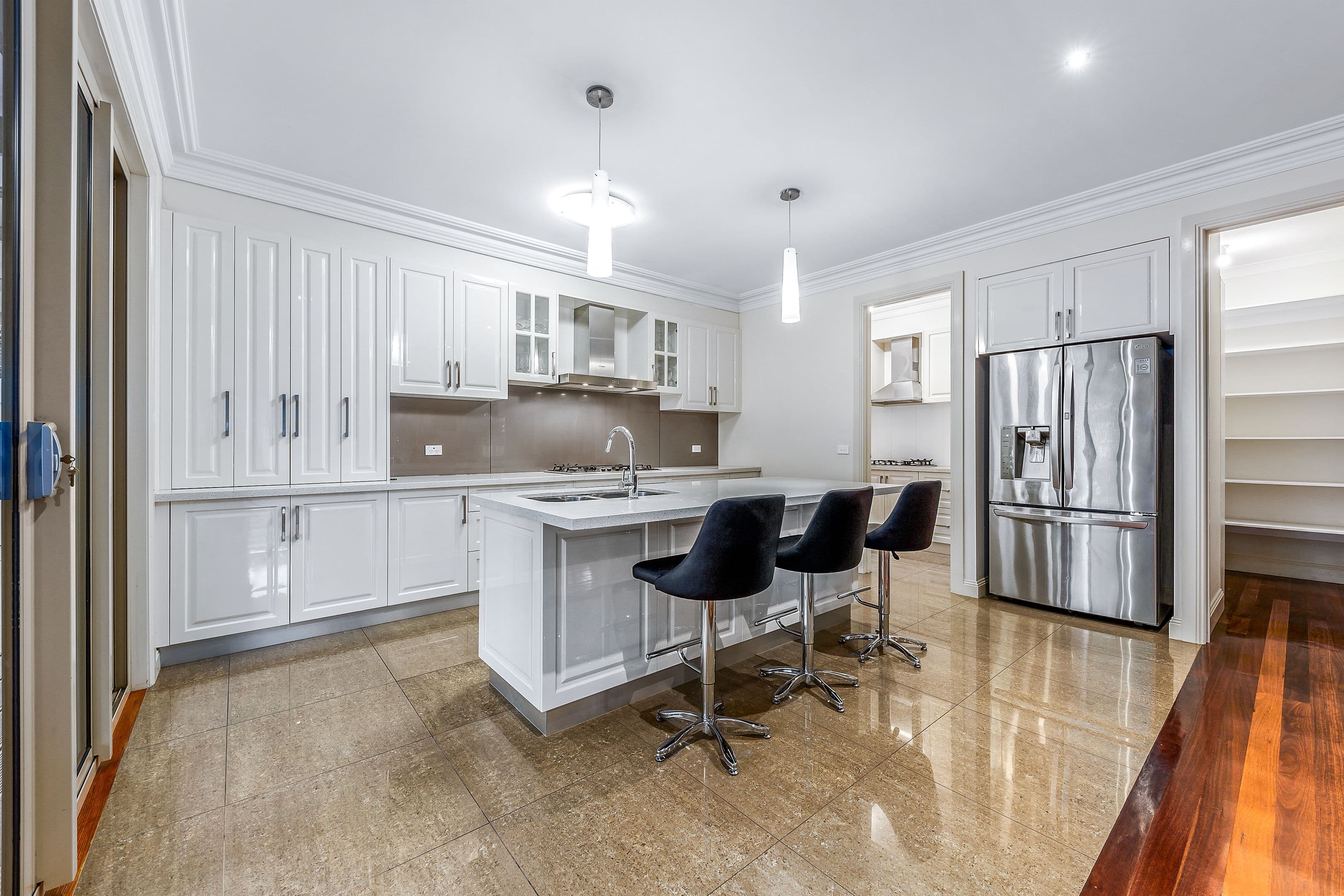 14 Fairhills Parade, Glen Waverley VIC 3150, Glen Waverley - Thumbnail 4
