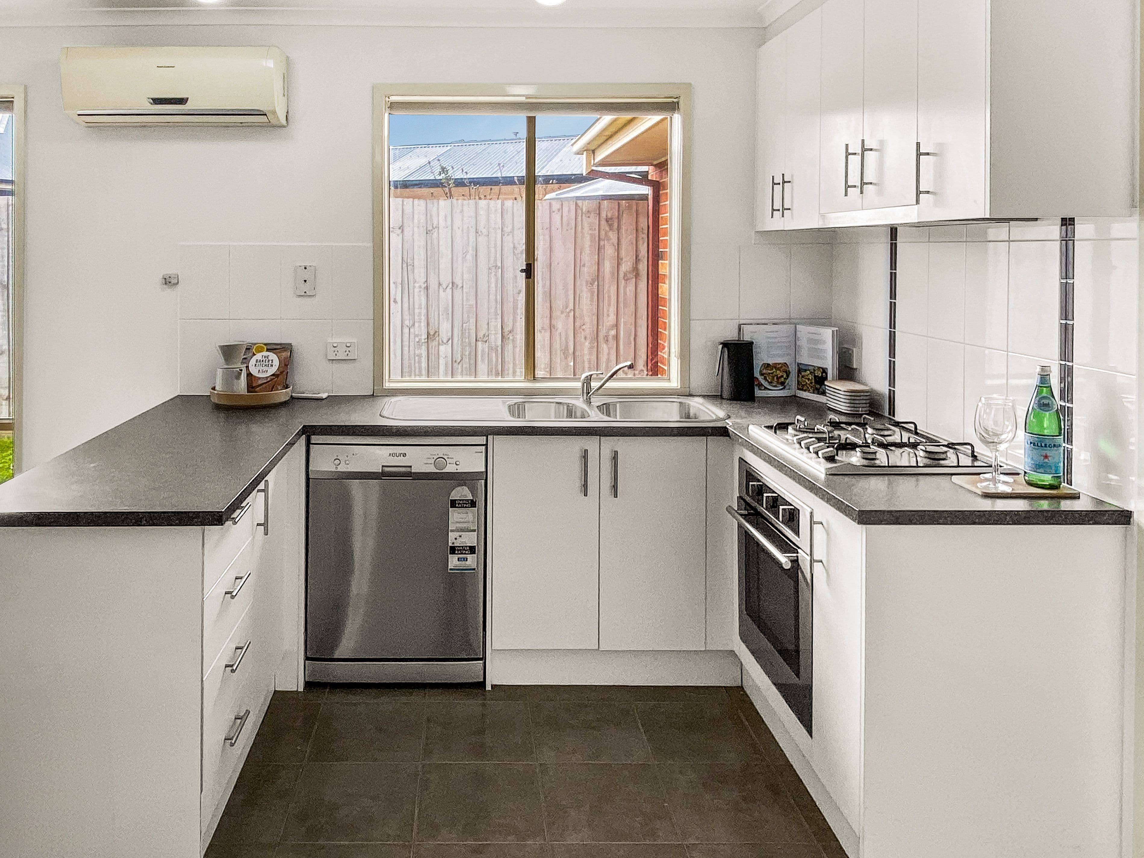 12 Webster Way, Pakenham VIC 3810, Pakenham - Thumbnail 3