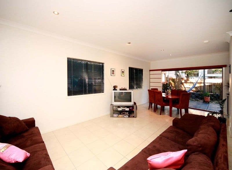 63  Monmouth Street, MORNINGSIDE QLD 4170, Morningside - Thumbnail 2