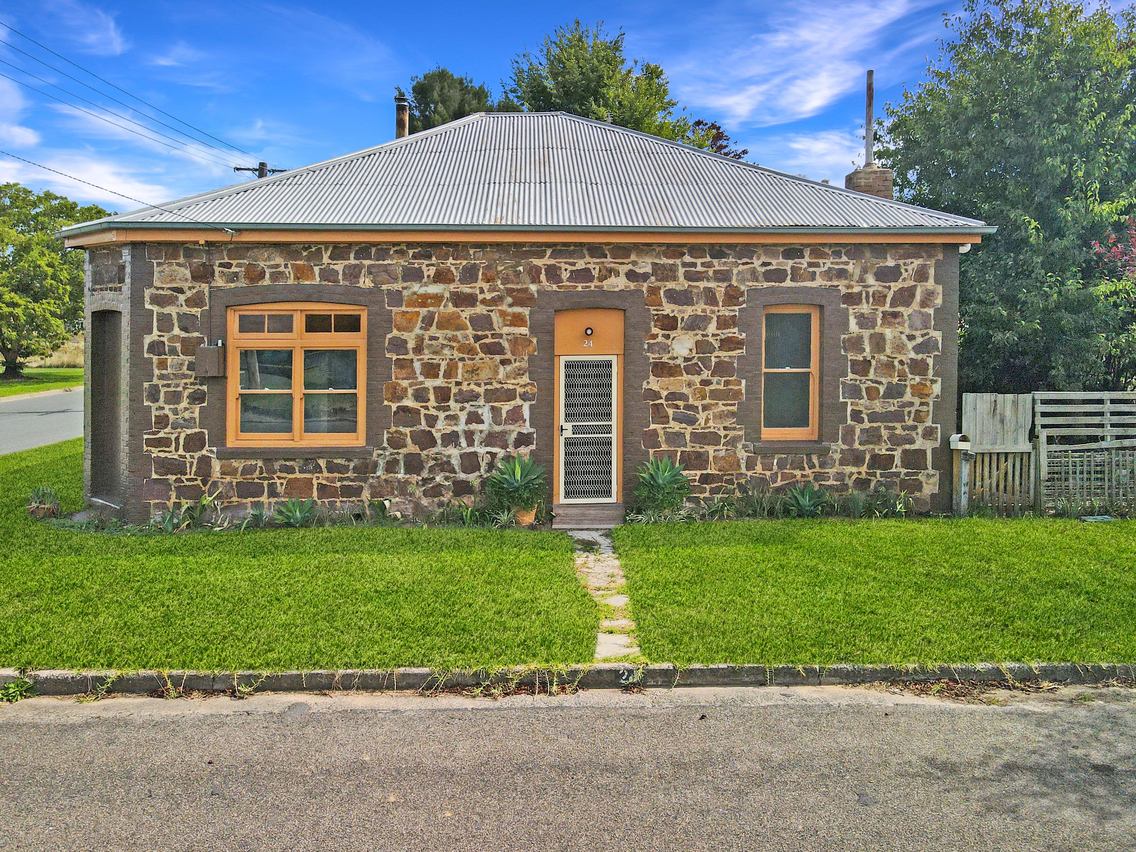 24 Hercules Street, Goulburn NSW 2580, Goulburn - Thumbnail 2