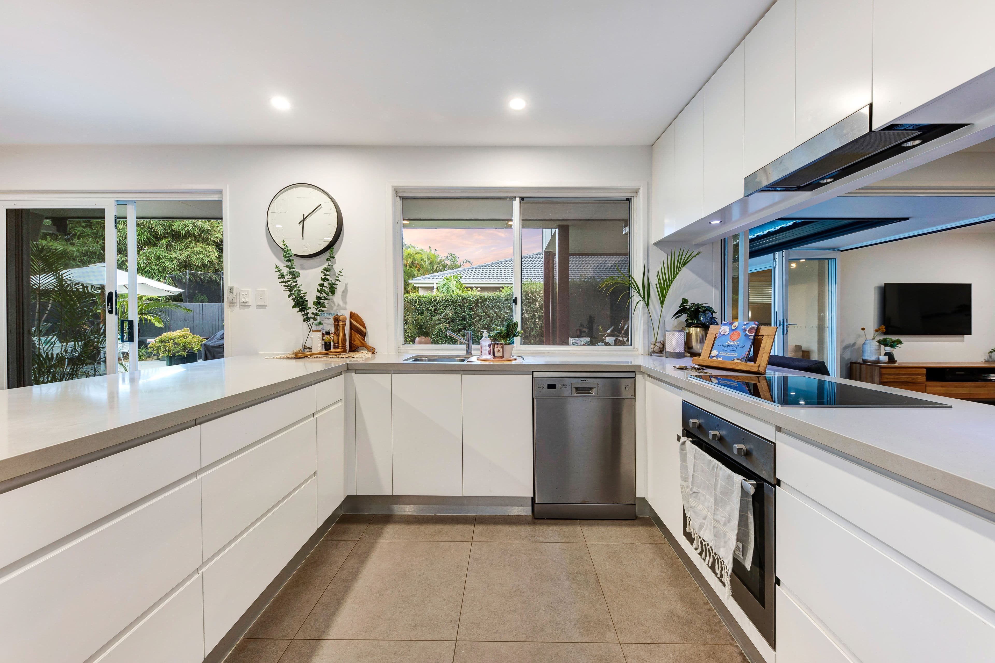 18 Surf Road, Maroochydore QLD 4558, Maroochydore - Thumbnail 6