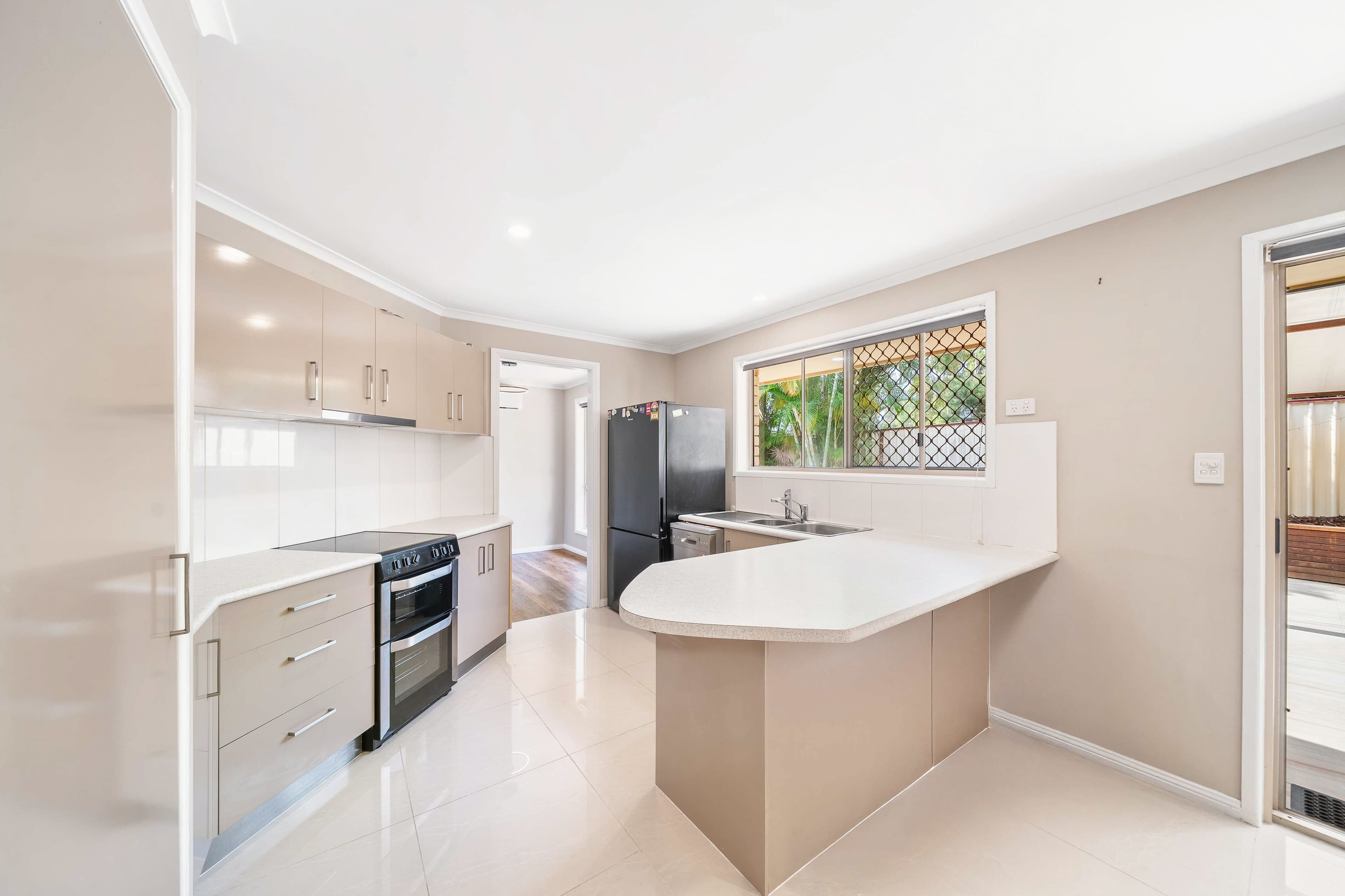 12 Alexandra Court, Deception Bay QLD 4508, Deception Bay - Thumbnail 4
