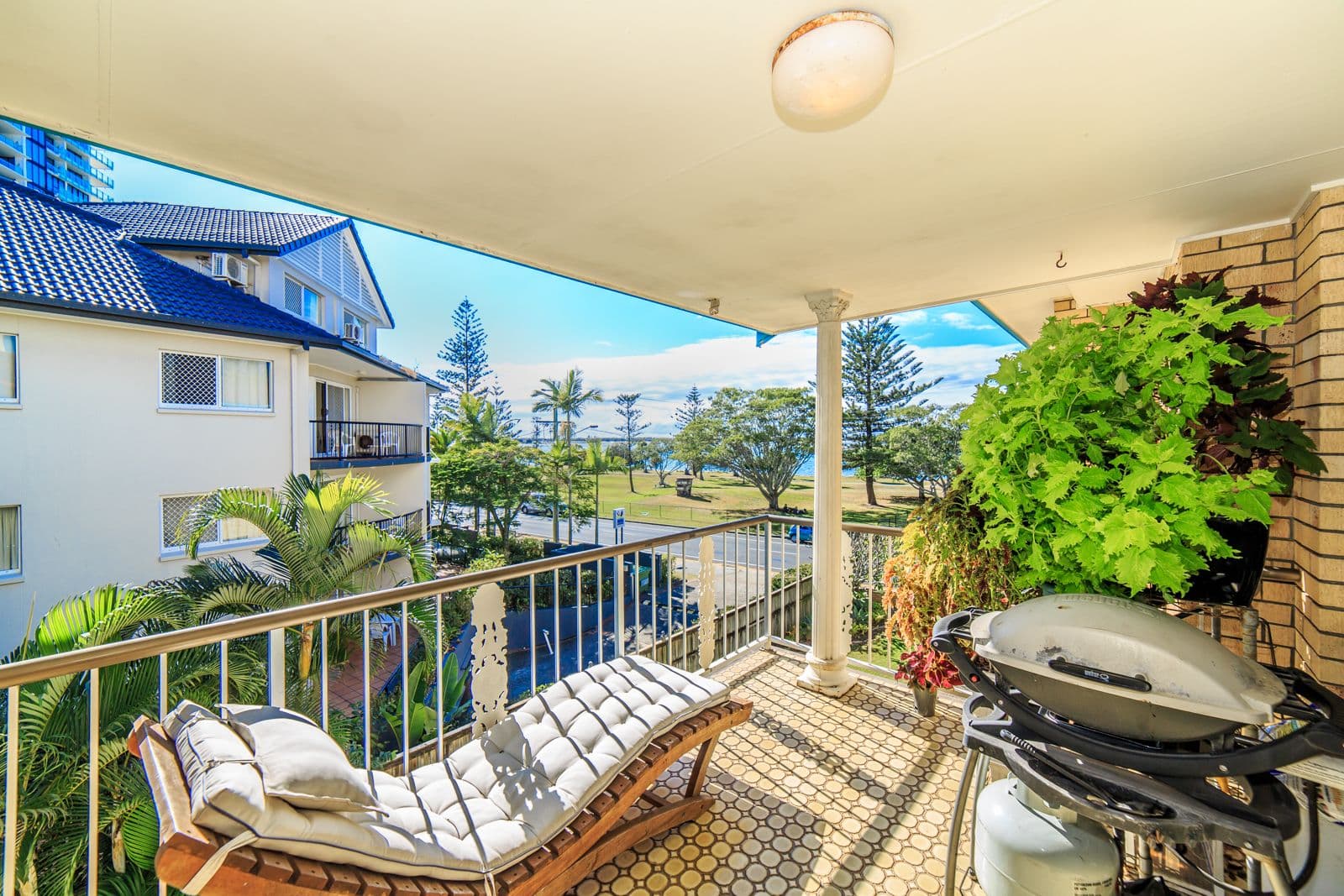 218 Marine Parade, Labrador QLD 4215, Labrador - Thumbnail 2