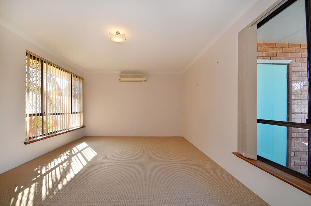 52 Corrington Circle, NOLLAMARA WA 6061, Nollamara - Thumbnail 3