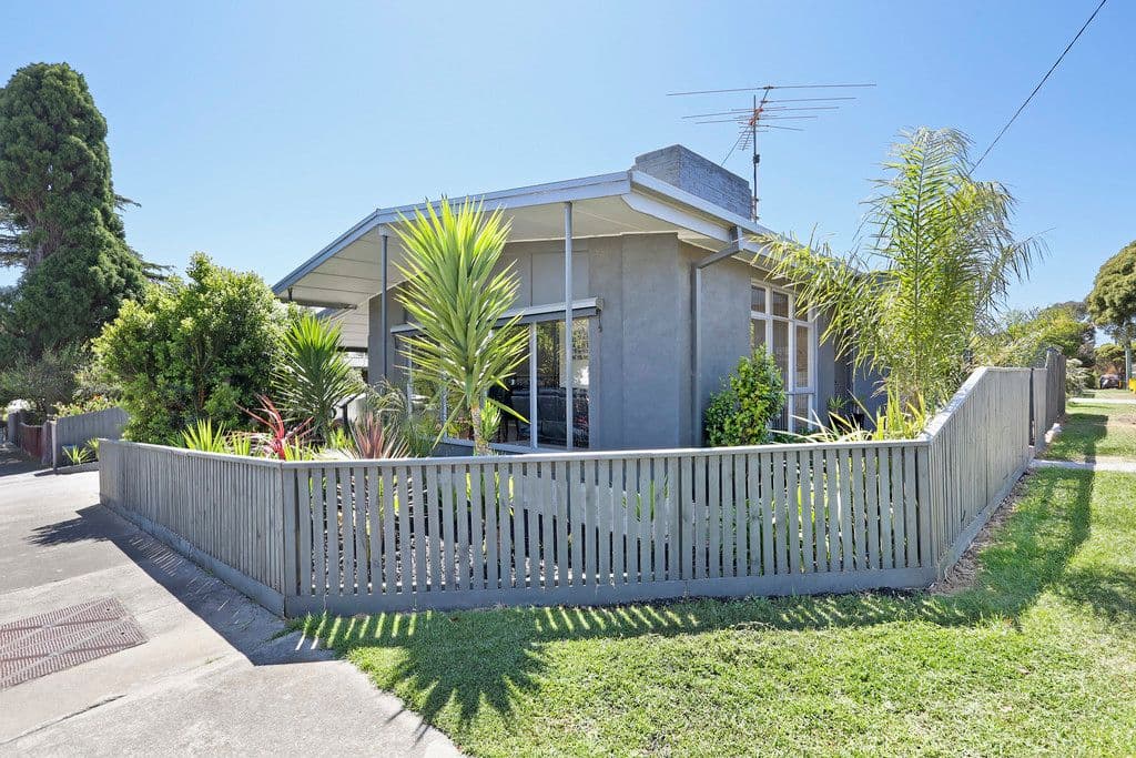 35 Larcombe Street, Highton VIC 3216, Highton - Thumbnail 2