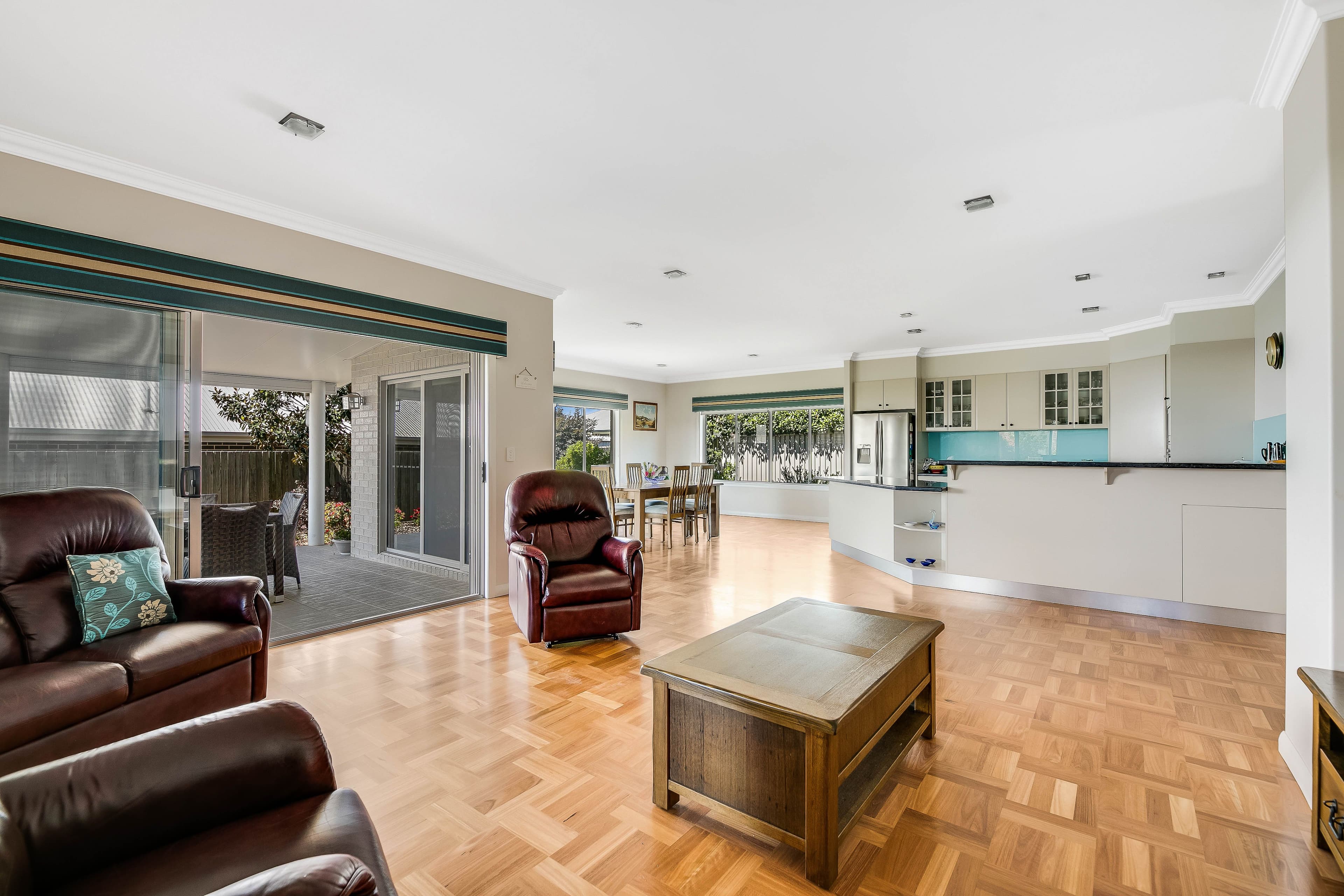 1 Greenway Court, Middle Ridge QLD 4350, Middle Ridge - Thumbnail 2