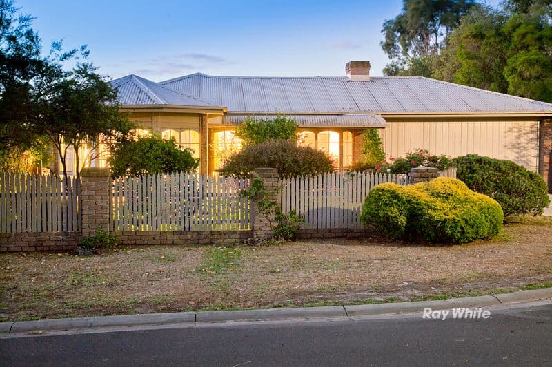 13 Roberna Court, LANGWARRIN VIC 3910, Langwarrin - Thumbnail 2