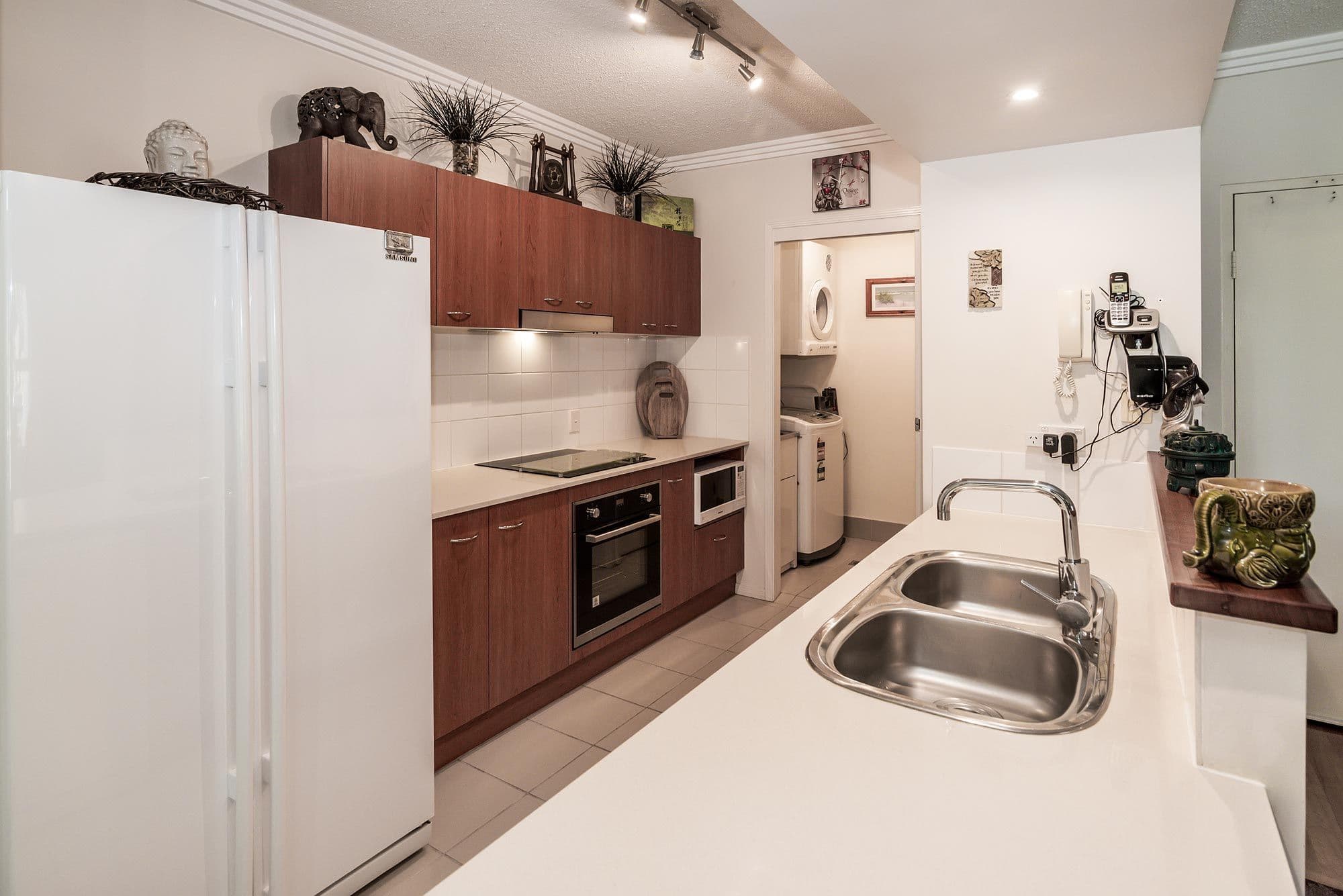 2 Oleander Avenue, Biggera Waters QLD 4216, Biggera Waters - Thumbnail 3