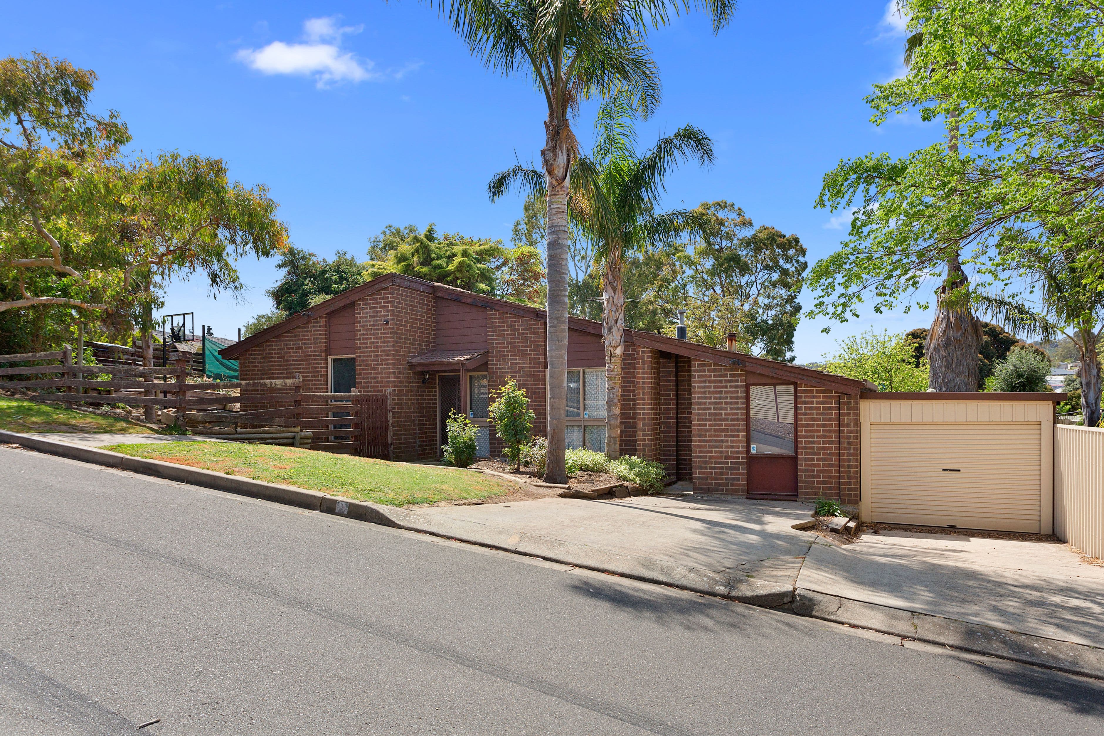 2 Oxley Court, Hackham SA 5163, Hackham - Image 1