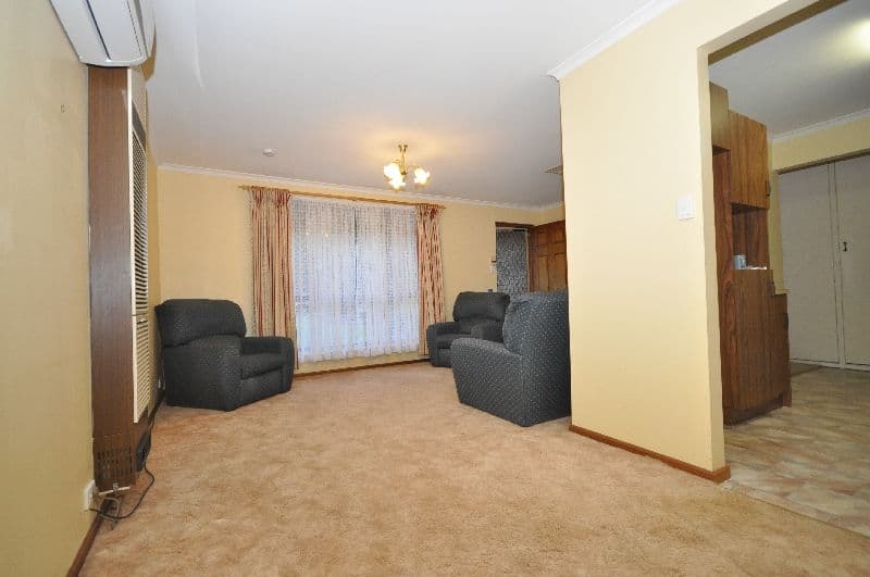 43 Adams Road, CRAIGMORE SA 5114, Craigmore - Thumbnail 3