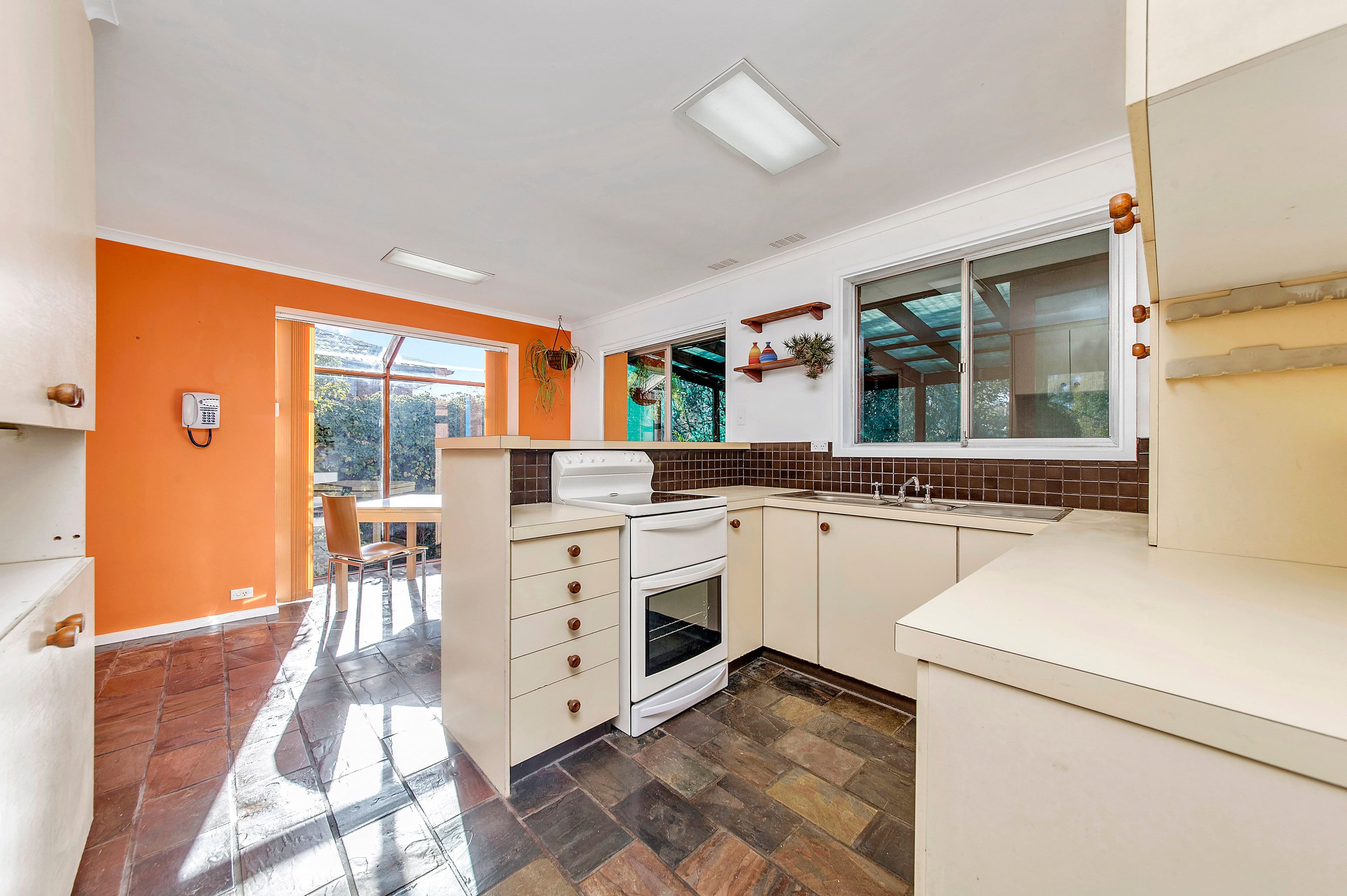 11 Blackman Crescent, Macquarie ACT 2614, Macquarie - Thumbnail 6