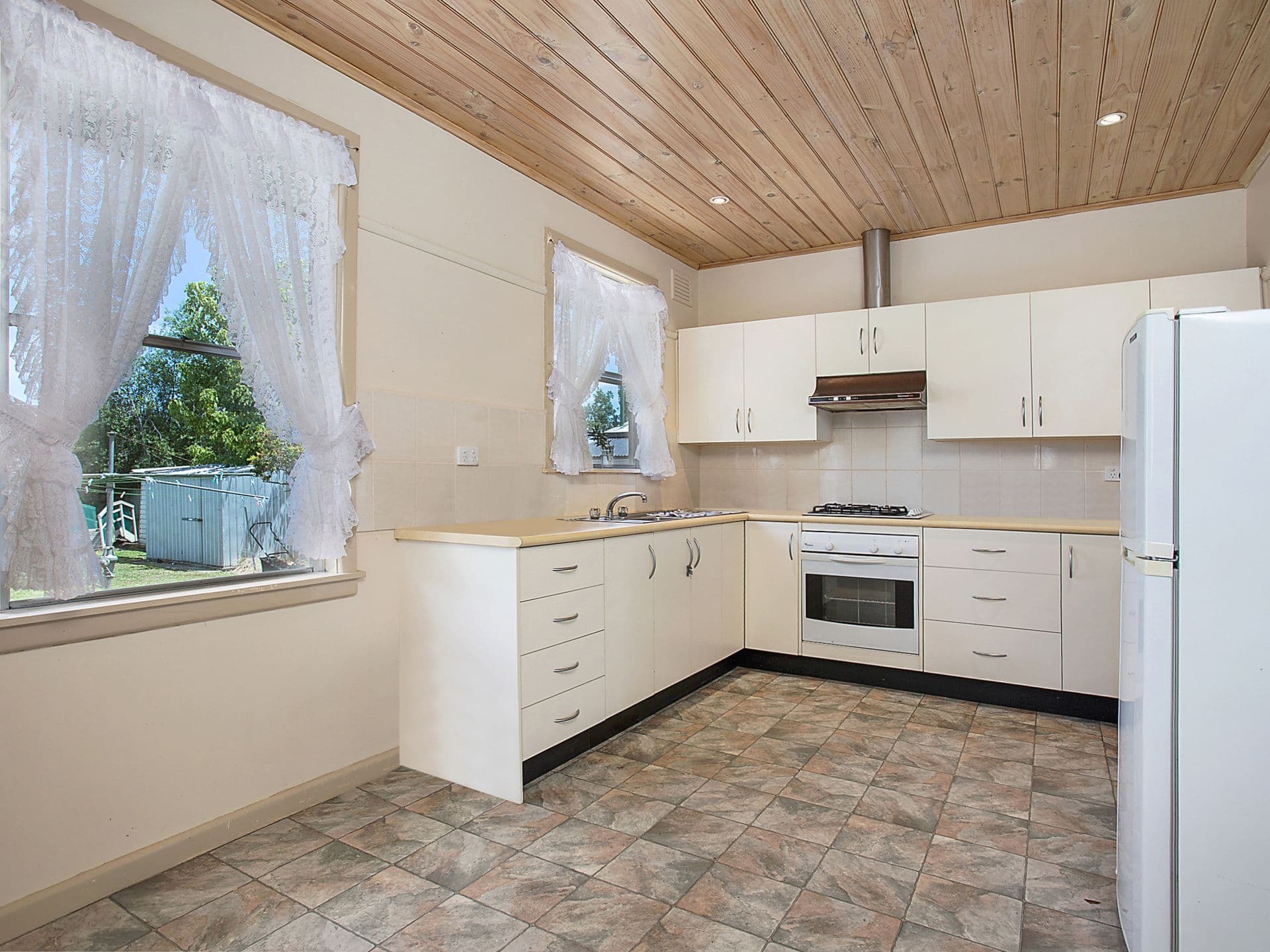 13 King Street, Terang VIC 3264, Terang - Thumbnail 2