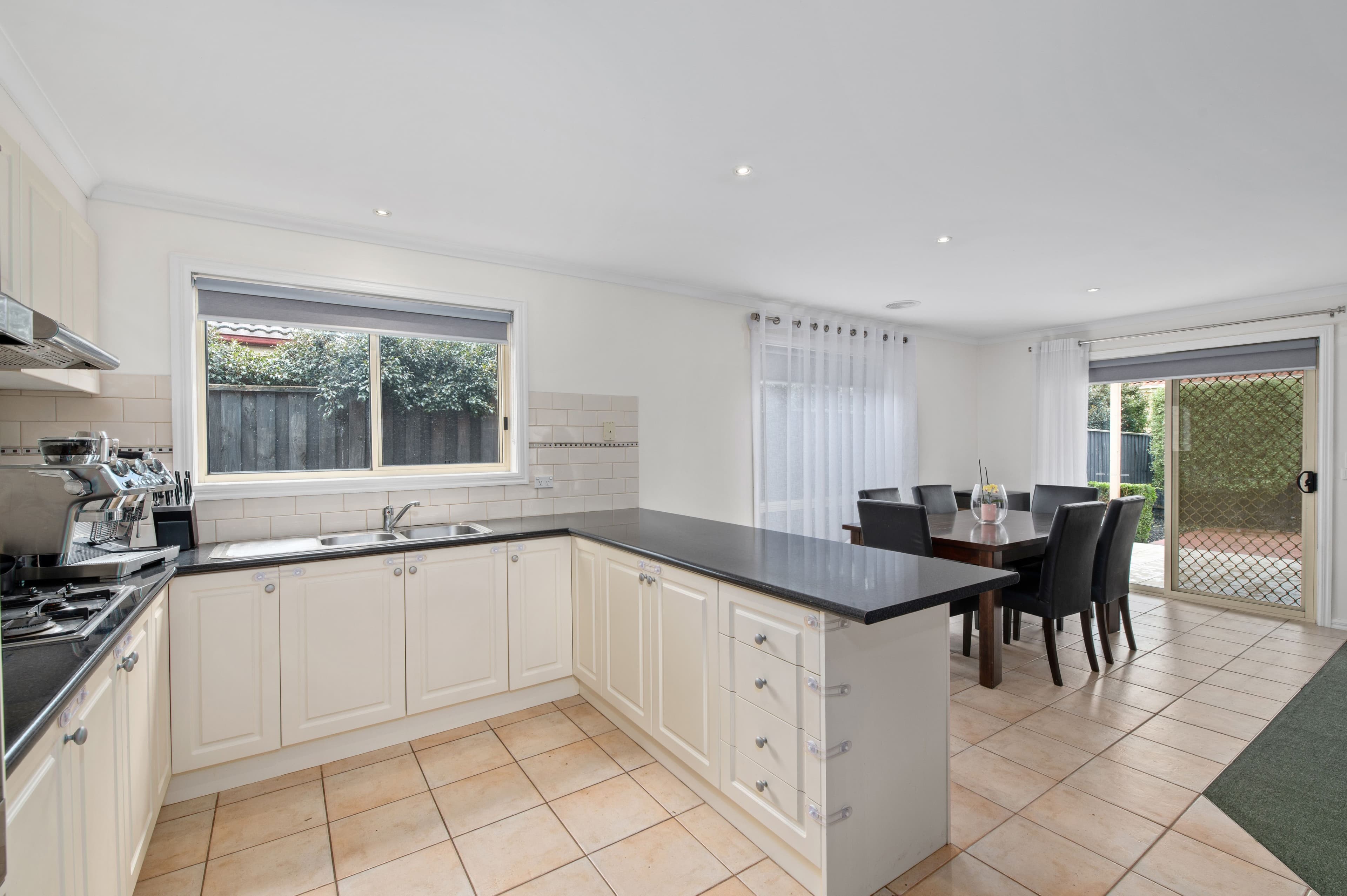 10 Masked Owl Road, South Morang VIC 3752, South Morang - Thumbnail 3