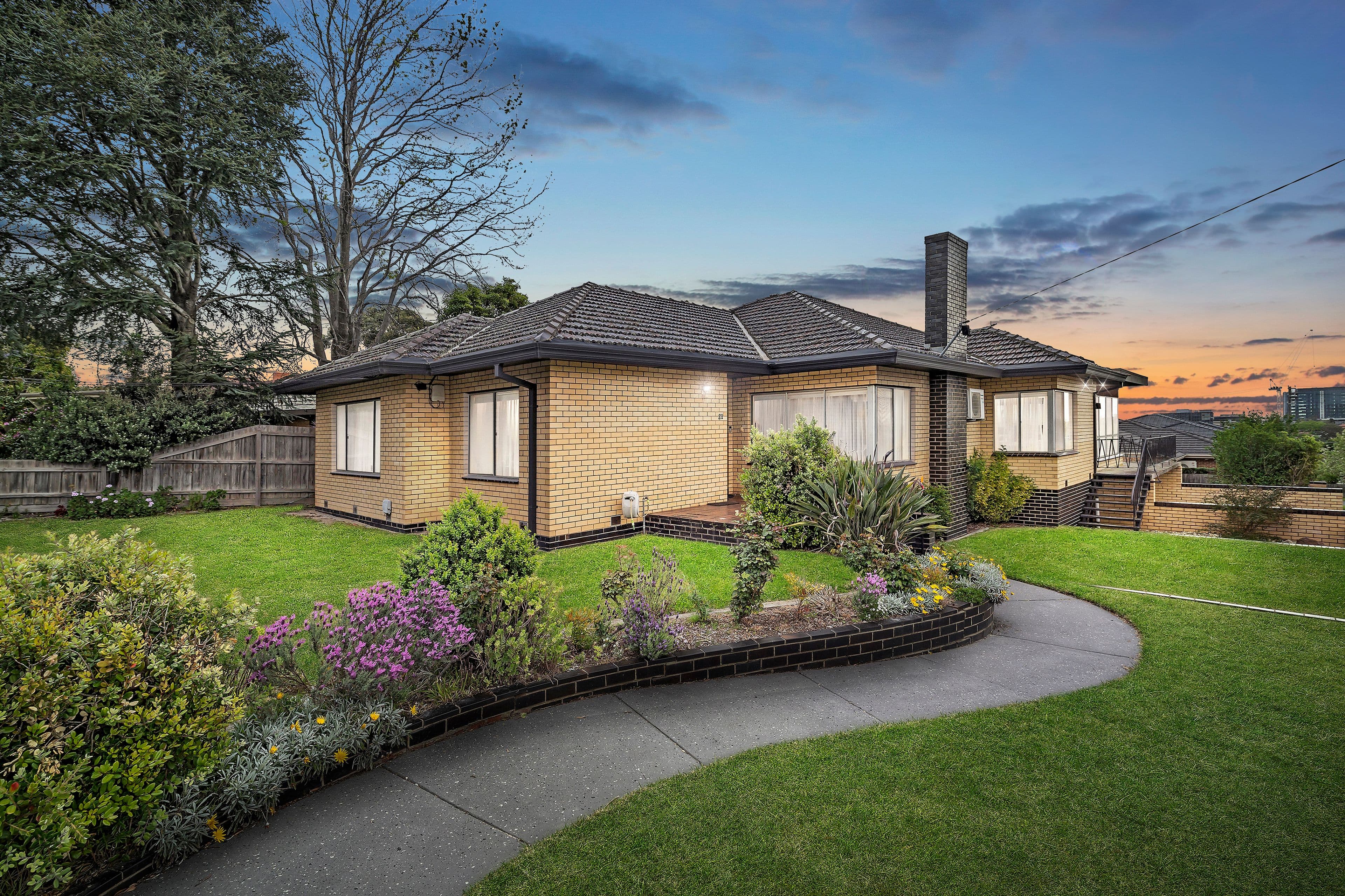21 Aikman Crescent, Chadstone VIC 3148, Chadstone - Image 1
