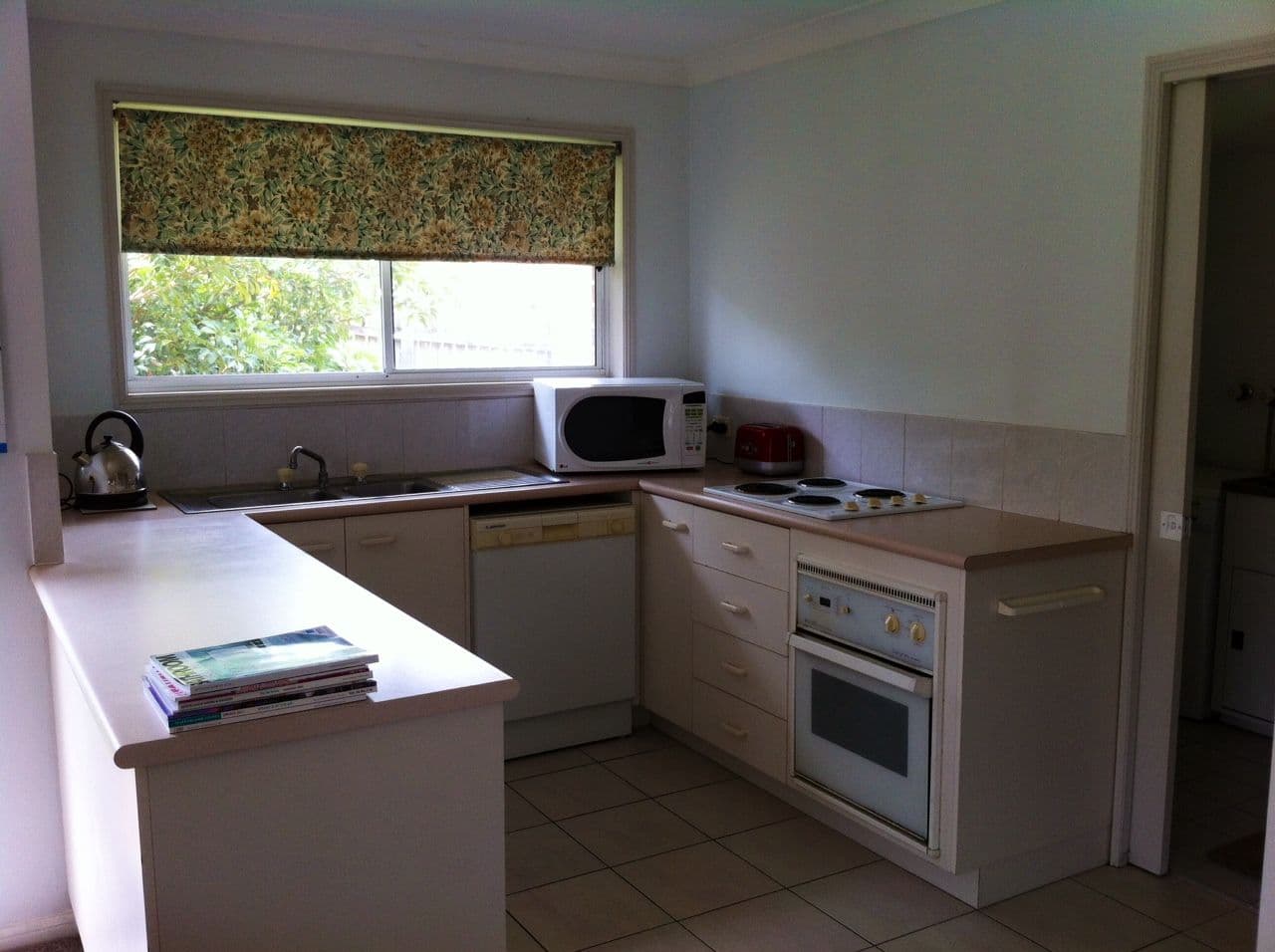 11 Meadow Place, MIDDLE PARK QLD 4074, Middle Park - Thumbnail 3