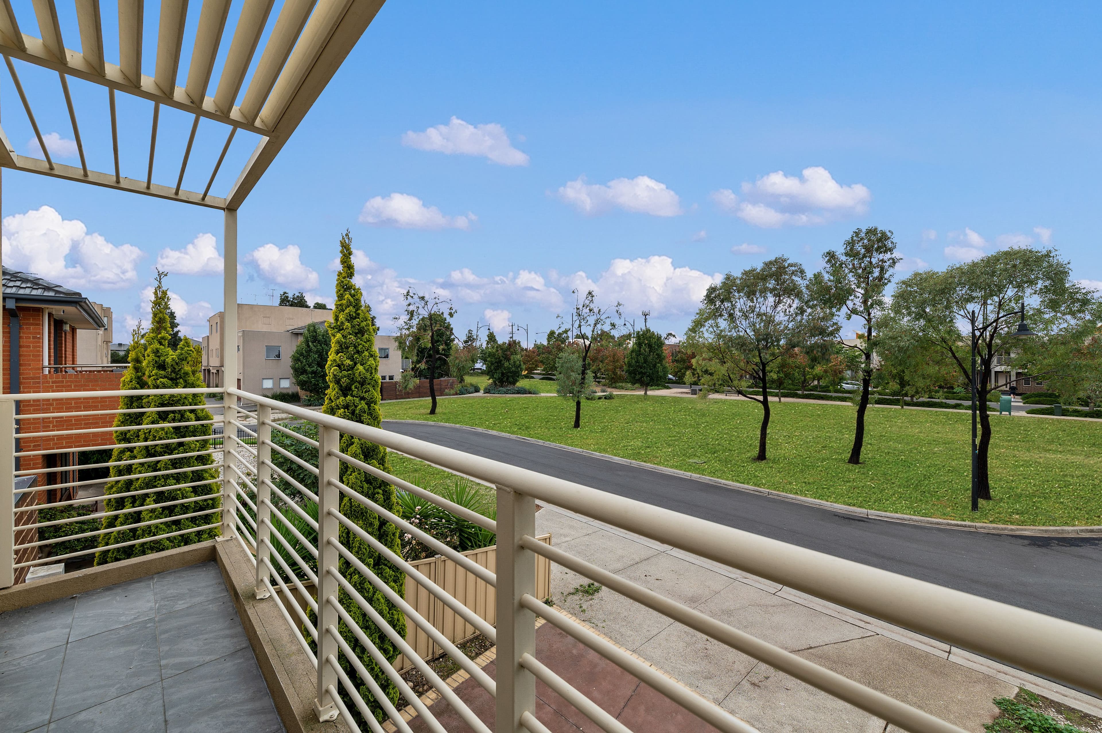 8 HOPETOUN Green, Caroline Springs VIC 3023, Caroline Springs - Thumbnail 3