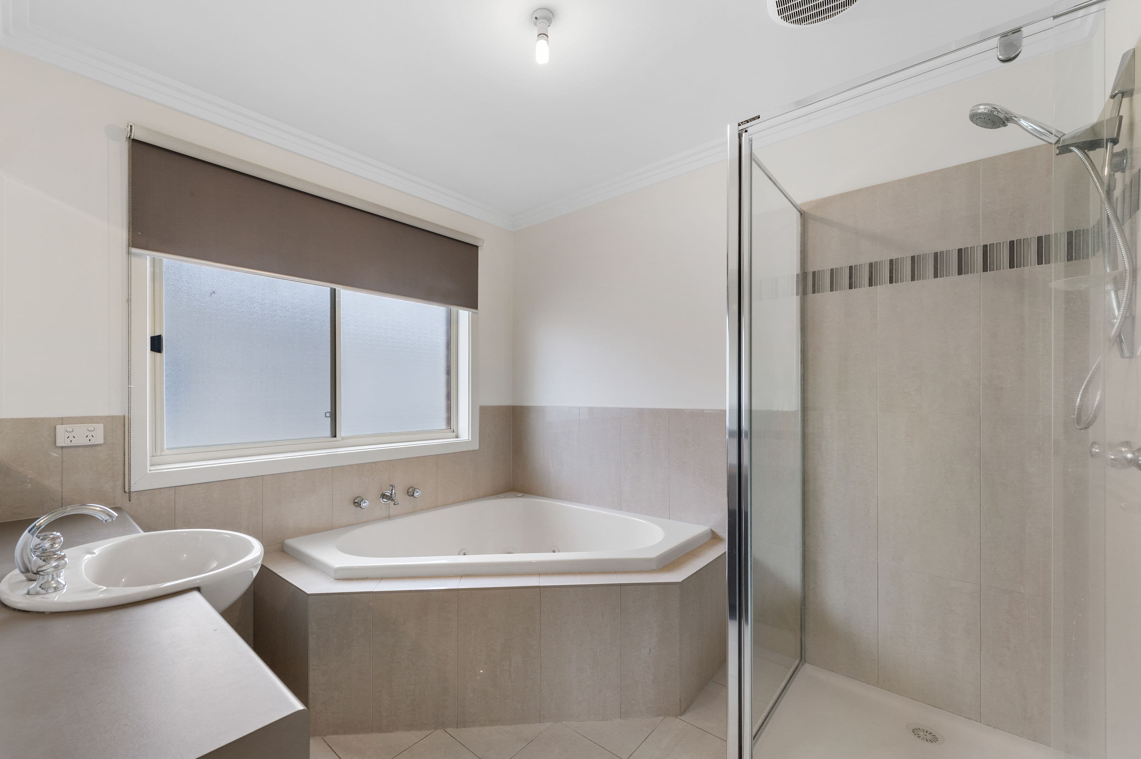 8 HOPETOUN Green, Caroline Springs VIC 3023, Caroline Springs - Thumbnail 8