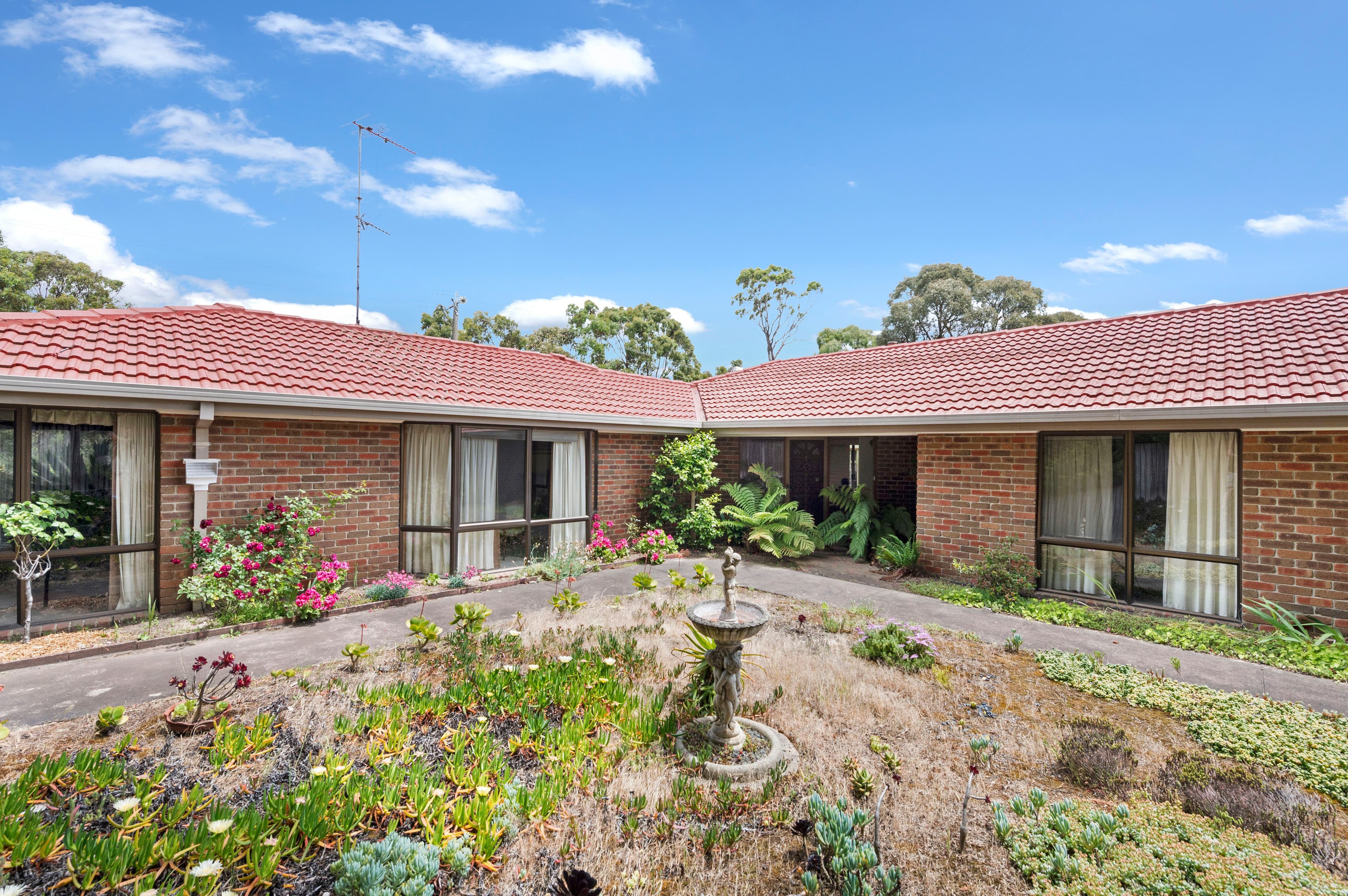 10 Wirilda Court, Mount Helen VIC 3350, Mount Helen - Image 1