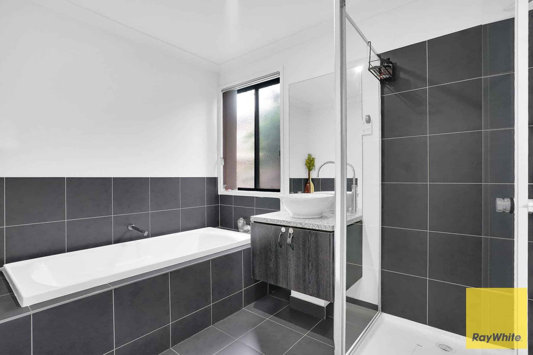 7 Sinclair Crescent, Tarneit VIC 3029, Tarneit - Thumbnail 8