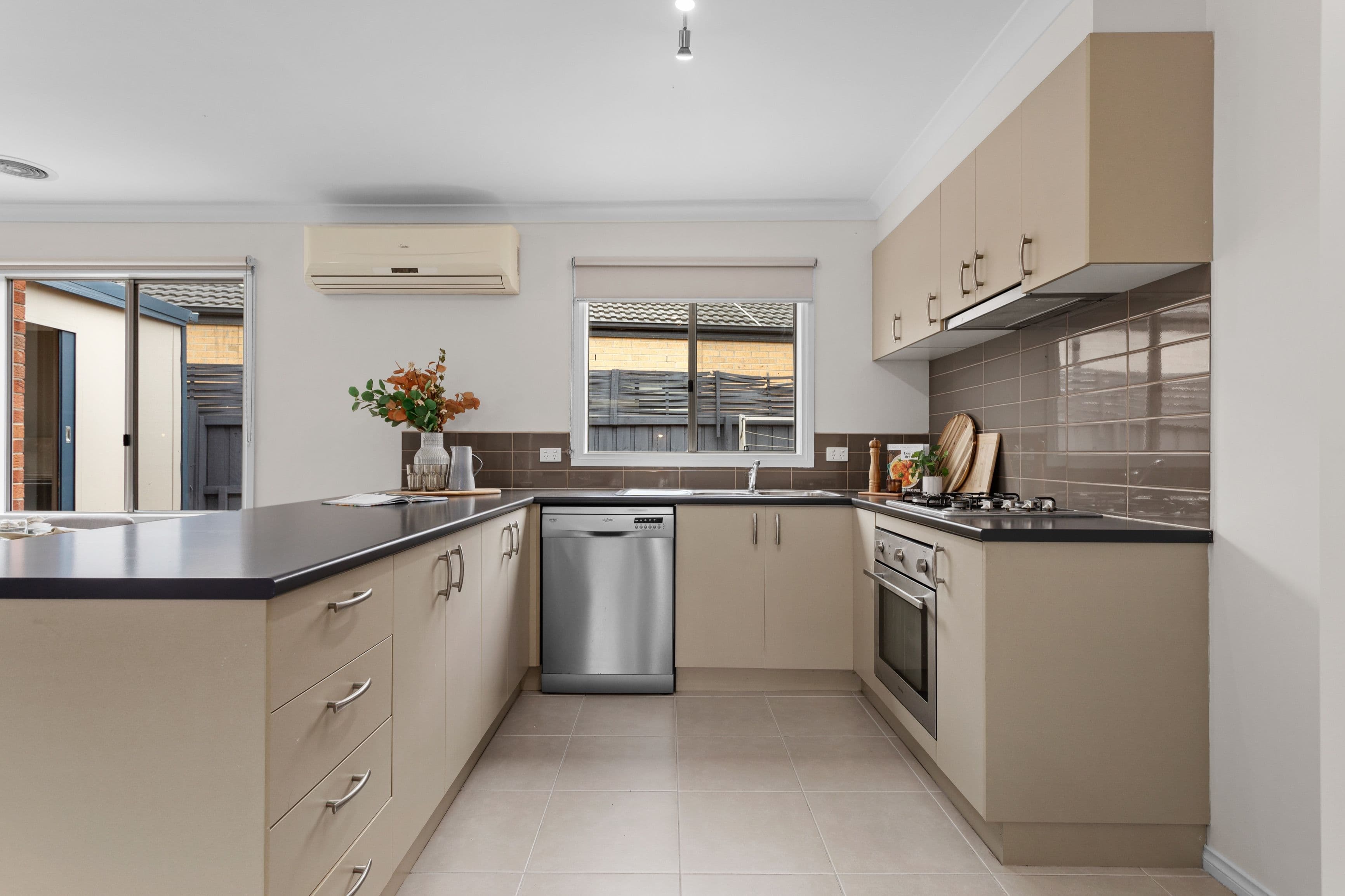 4 Cotswold Way, Mernda VIC 3754, Mernda - Thumbnail 7