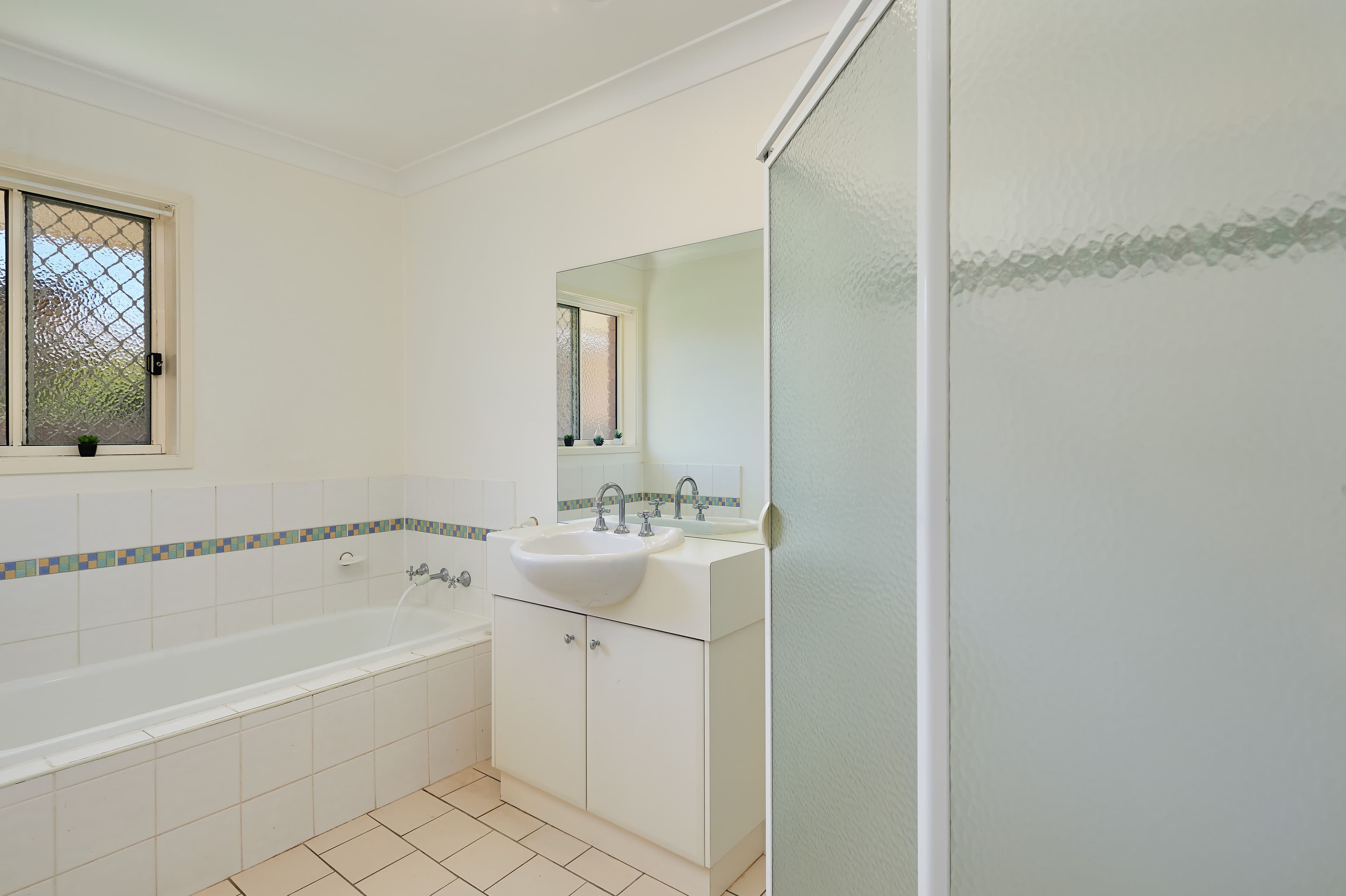 72 Paldi Crescent, Glenfield Park - Thumbnail 8