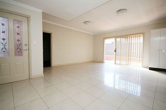 14 Hishion Place, GEORGES HALL NSW 2198, Georges Hall - Thumbnail 4