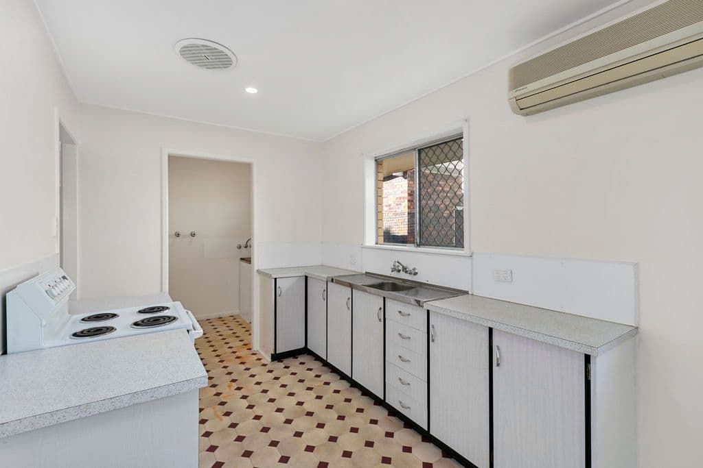 98 Hammersmith Street, Coopers Plains QLD 4108, Coopers Plains - Thumbnail 3