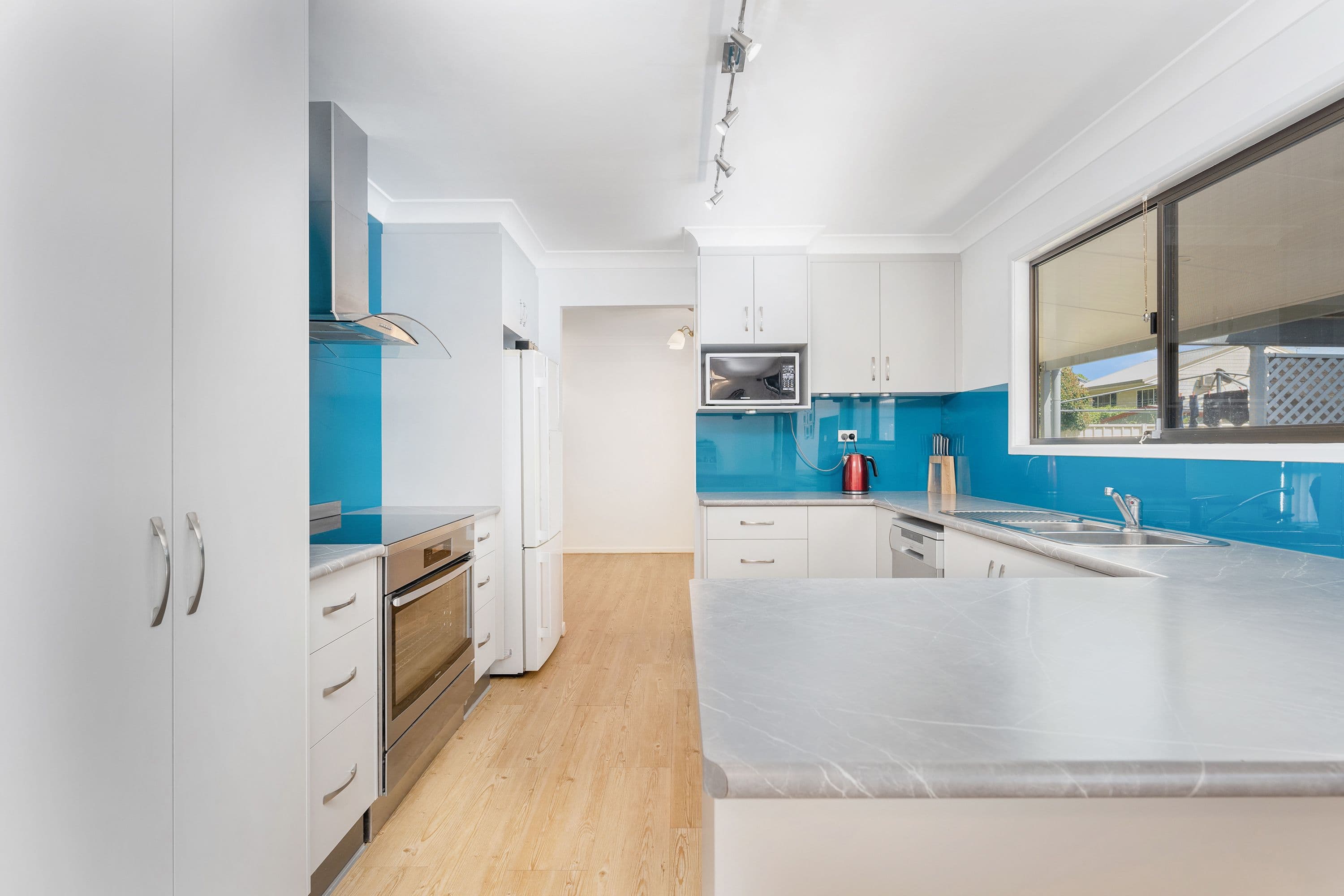 5 Gilbert Place, Emerald QLD 4720, Emerald - Thumbnail 4