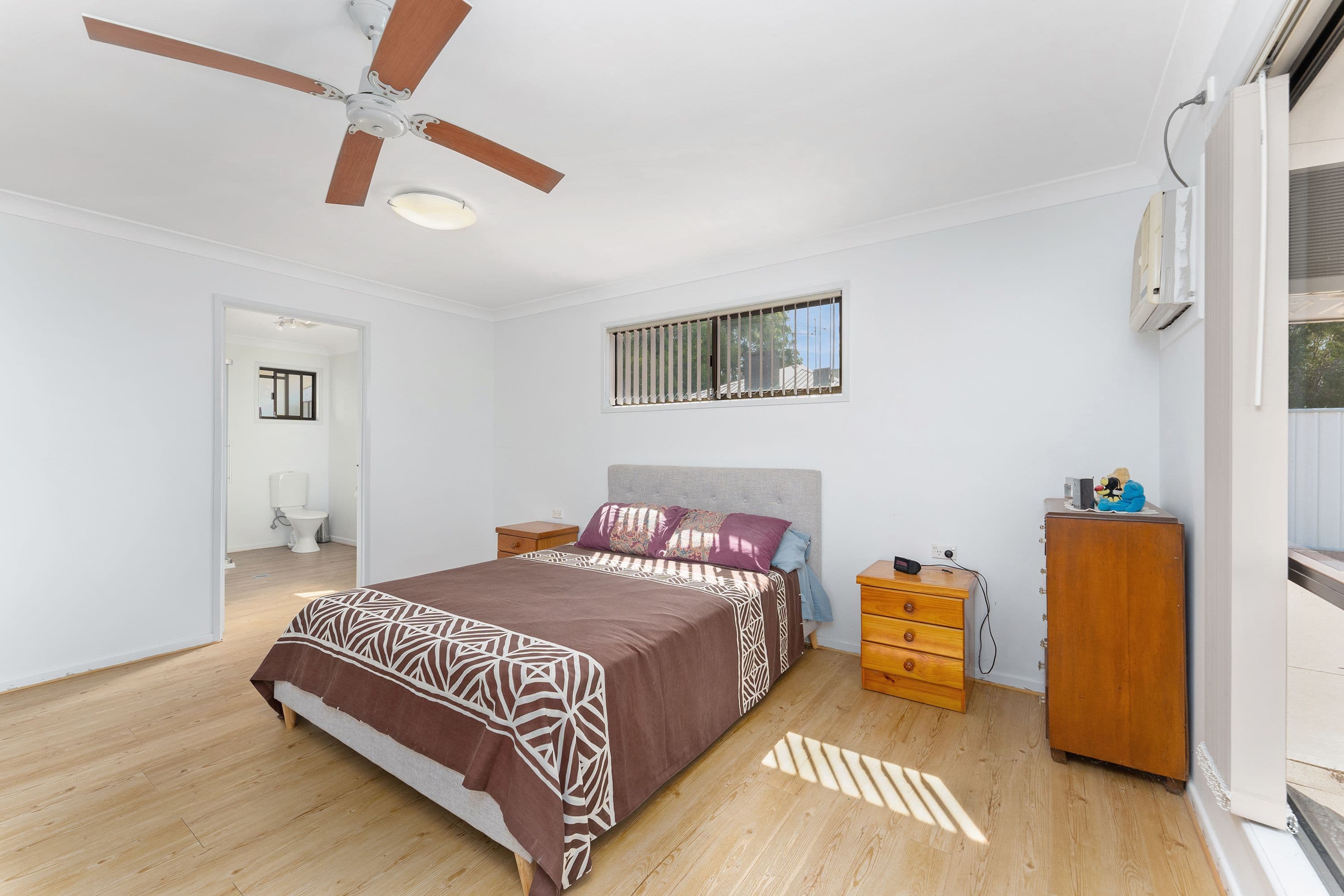 5 Gilbert Place, Emerald QLD 4720, Emerald - Thumbnail 8