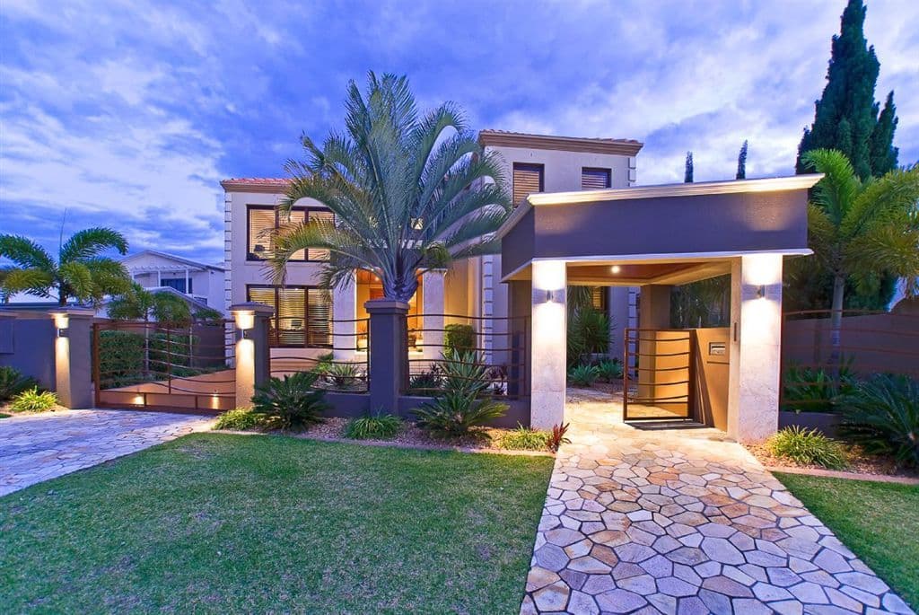 4 Queen Guineveres Place, SOVEREIGN ISLANDS QLD 4216, Sovereign Islands - Thumbnail 2