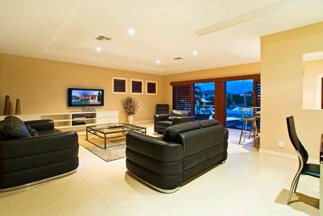 4 Queen Guineveres Place, SOVEREIGN ISLANDS QLD 4216, Sovereign Islands - Thumbnail 4