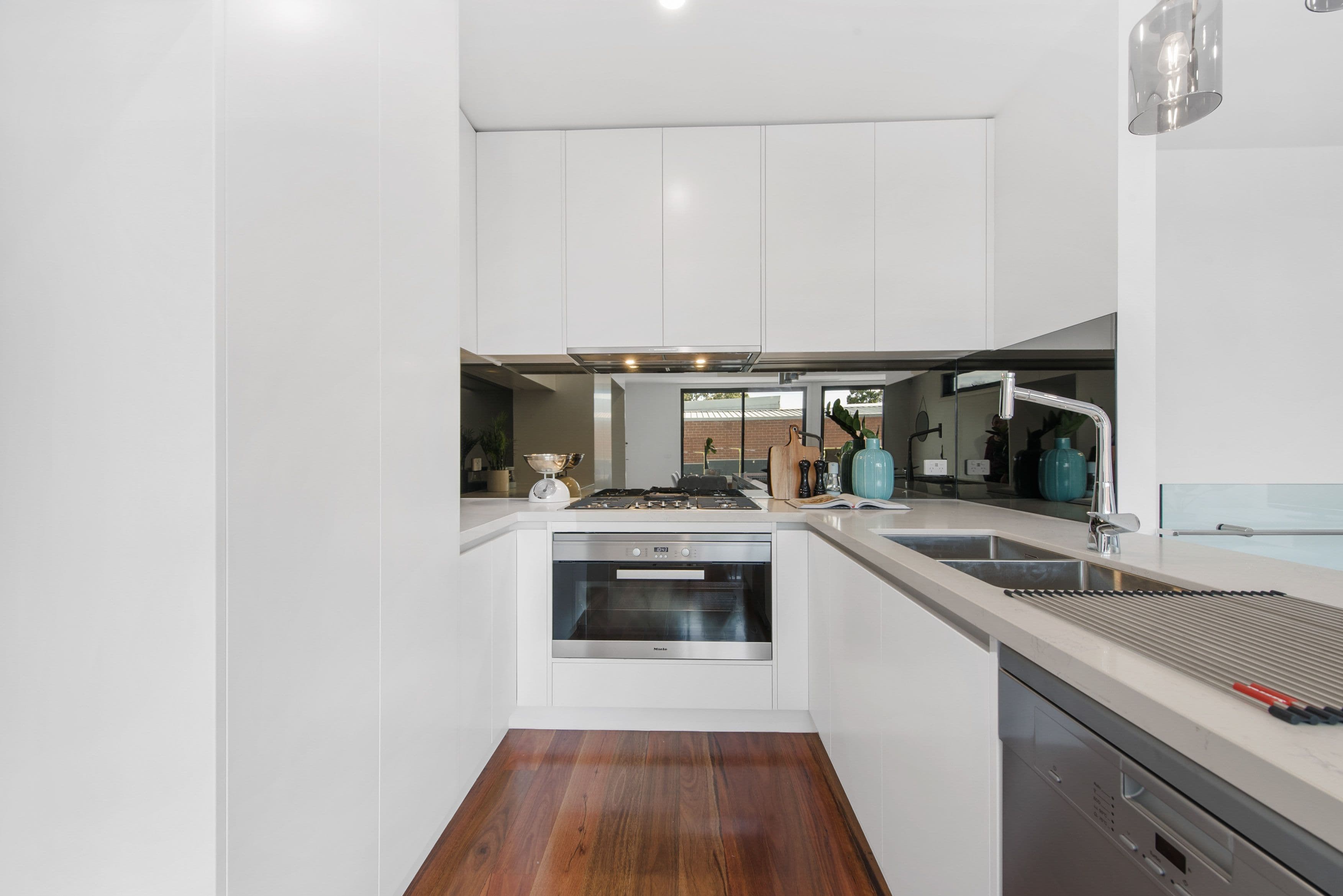 33 Lawson Street, Essendon VIC 3040, Essendon - Thumbnail 4