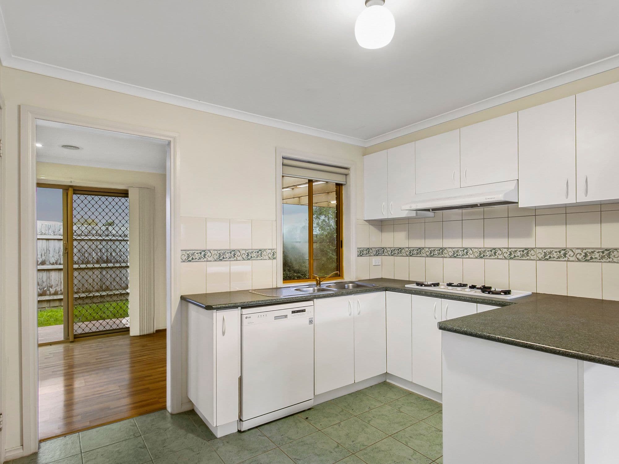 1 Balmaceda Court, Berwick VIC 3806, Berwick - Thumbnail 5