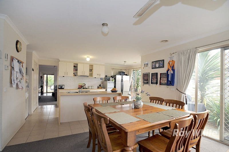 69 Phoenix Avenue, CRANBOURNE VIC 3977, Cranbourne - Thumbnail 3