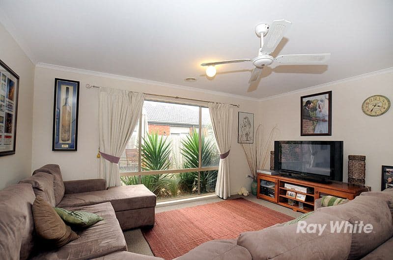 69 Phoenix Avenue, CRANBOURNE VIC 3977, Cranbourne - Thumbnail 6