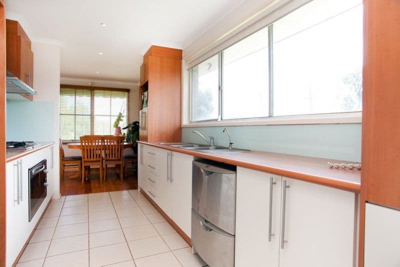 6 Peppercorn Parade, EPPING VIC 3076, Epping - Thumbnail 5