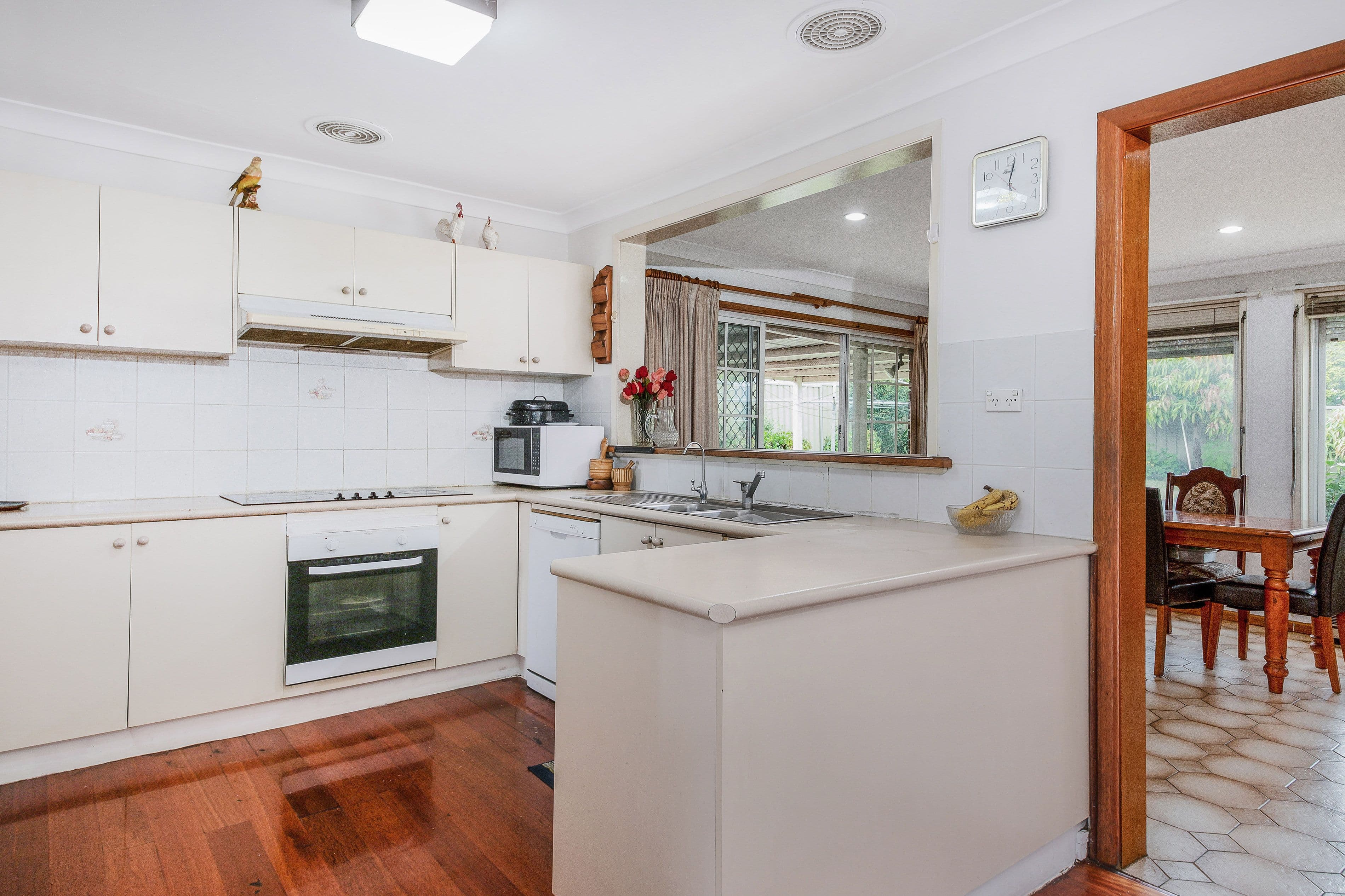 6 Saric Avenue, Georges Hall NSW 2198, Georges Hall - Thumbnail 3