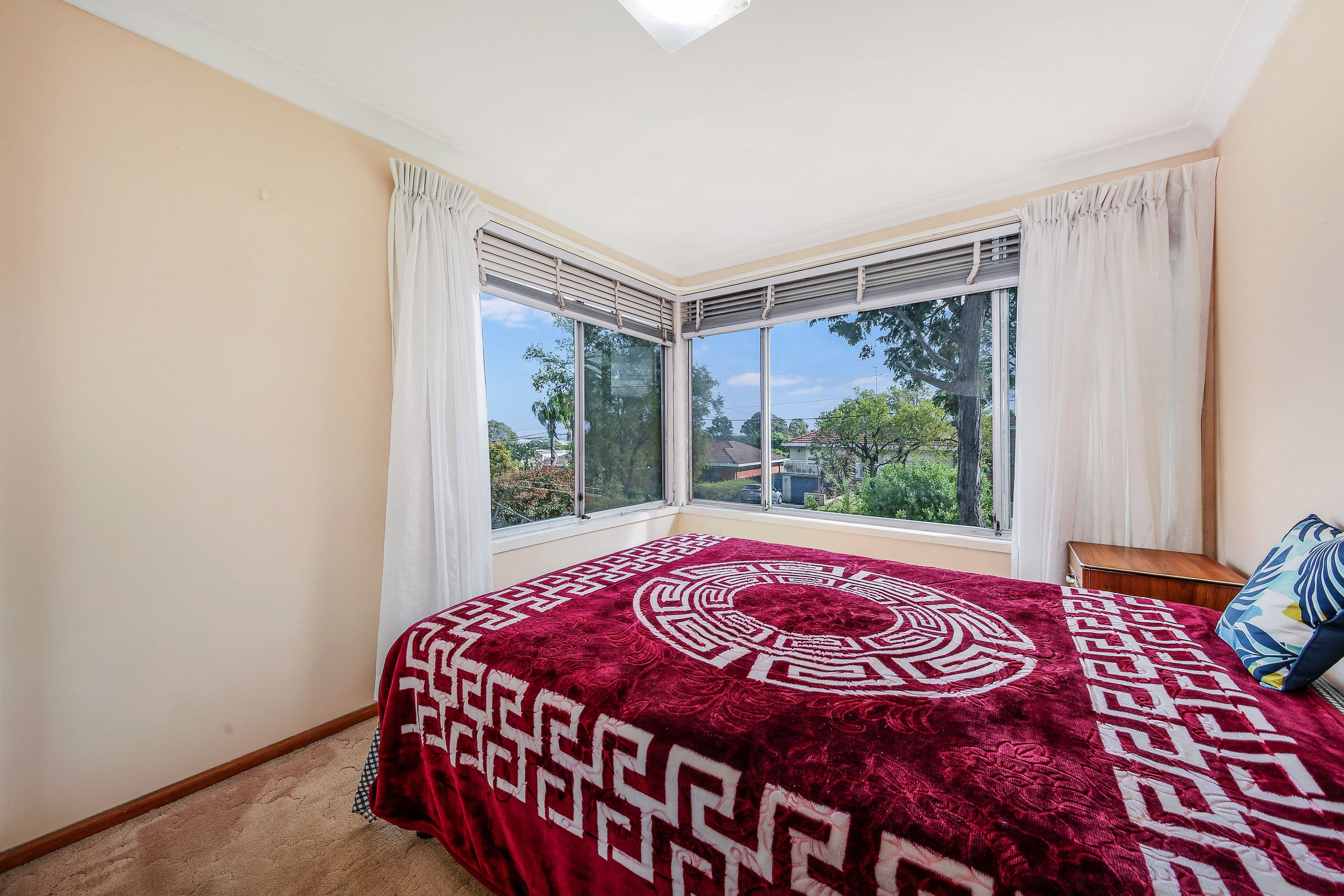 6 Saric Avenue, Georges Hall NSW 2198, Georges Hall - Thumbnail 5