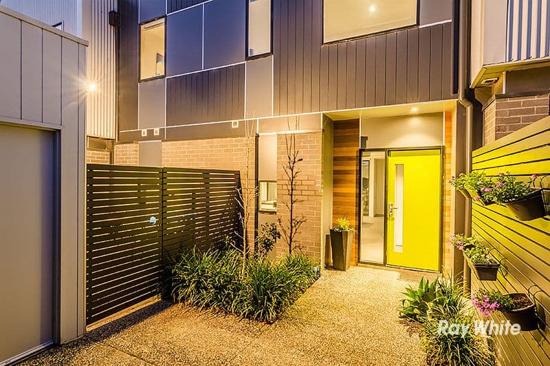 12 Windward Lane, Cranbourne West VIC 3977, Cranbourne West - Thumbnail 2