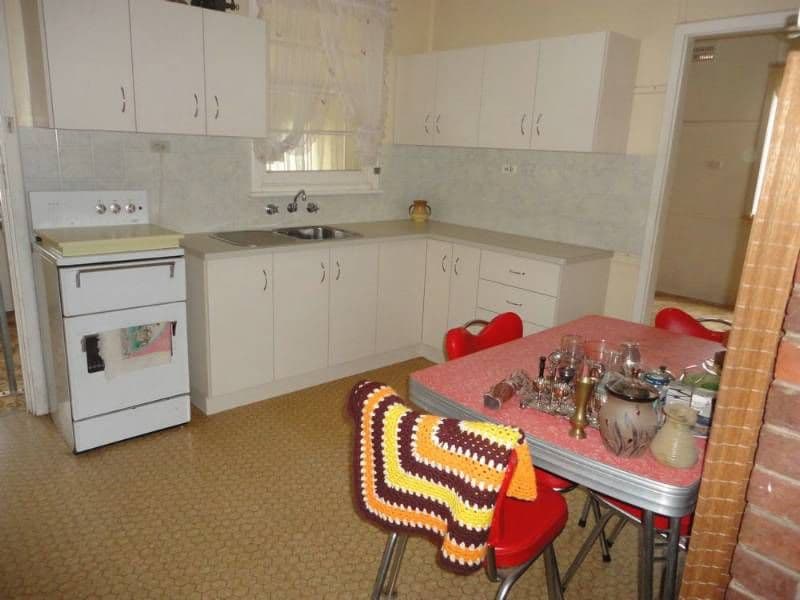 15 Cootamundra Road, TEMORA NSW 2666, Temora - Thumbnail 3