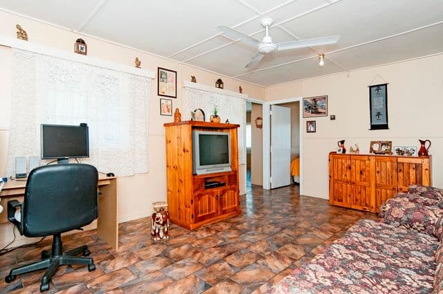 17-19 Hall Street, PEAK CROSSING QLD 4306, Peak Crossing - Thumbnail 5