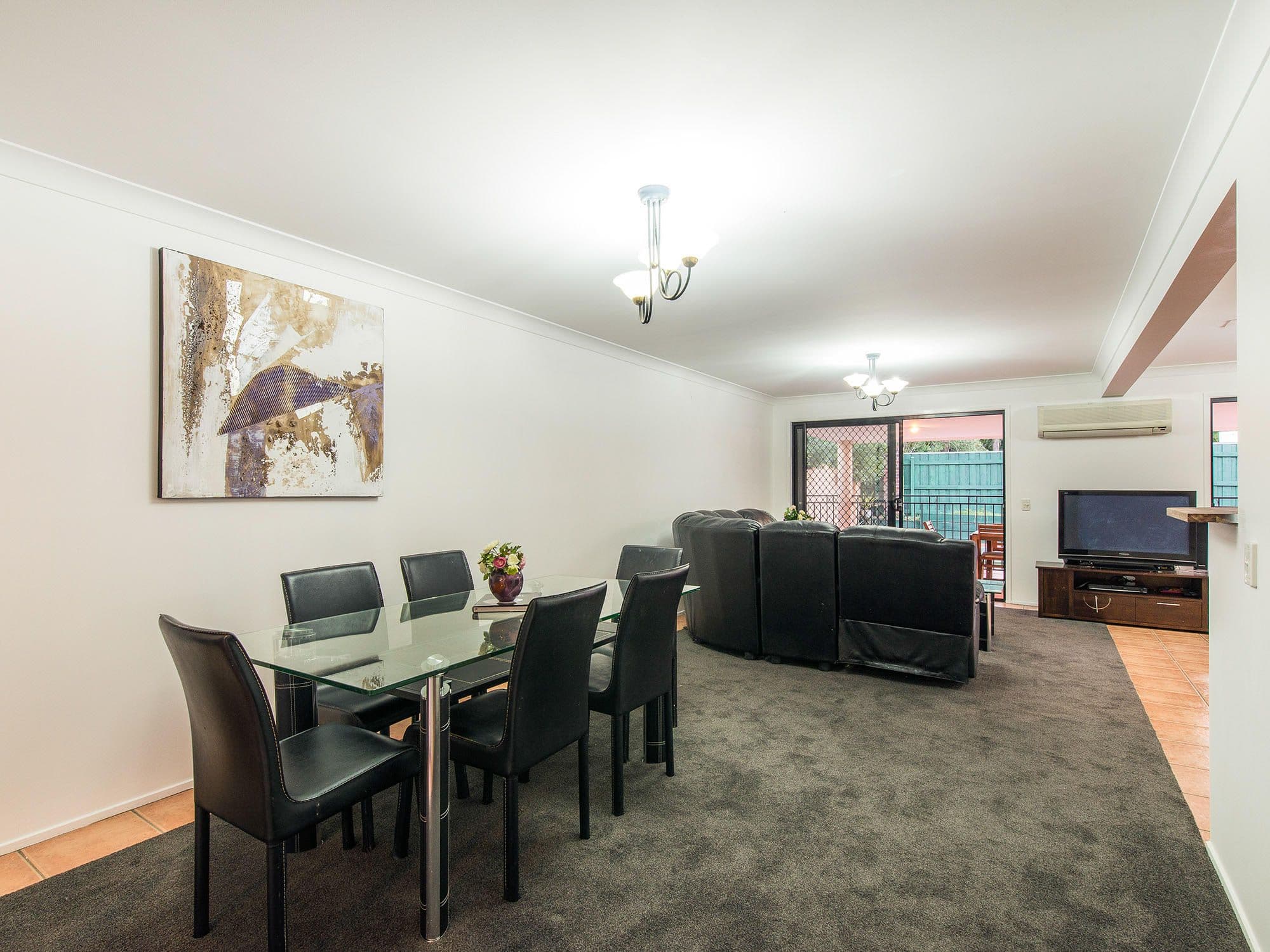 6 Estate Place, Holland Park West QLD 4121, Holland Park West - Thumbnail 2