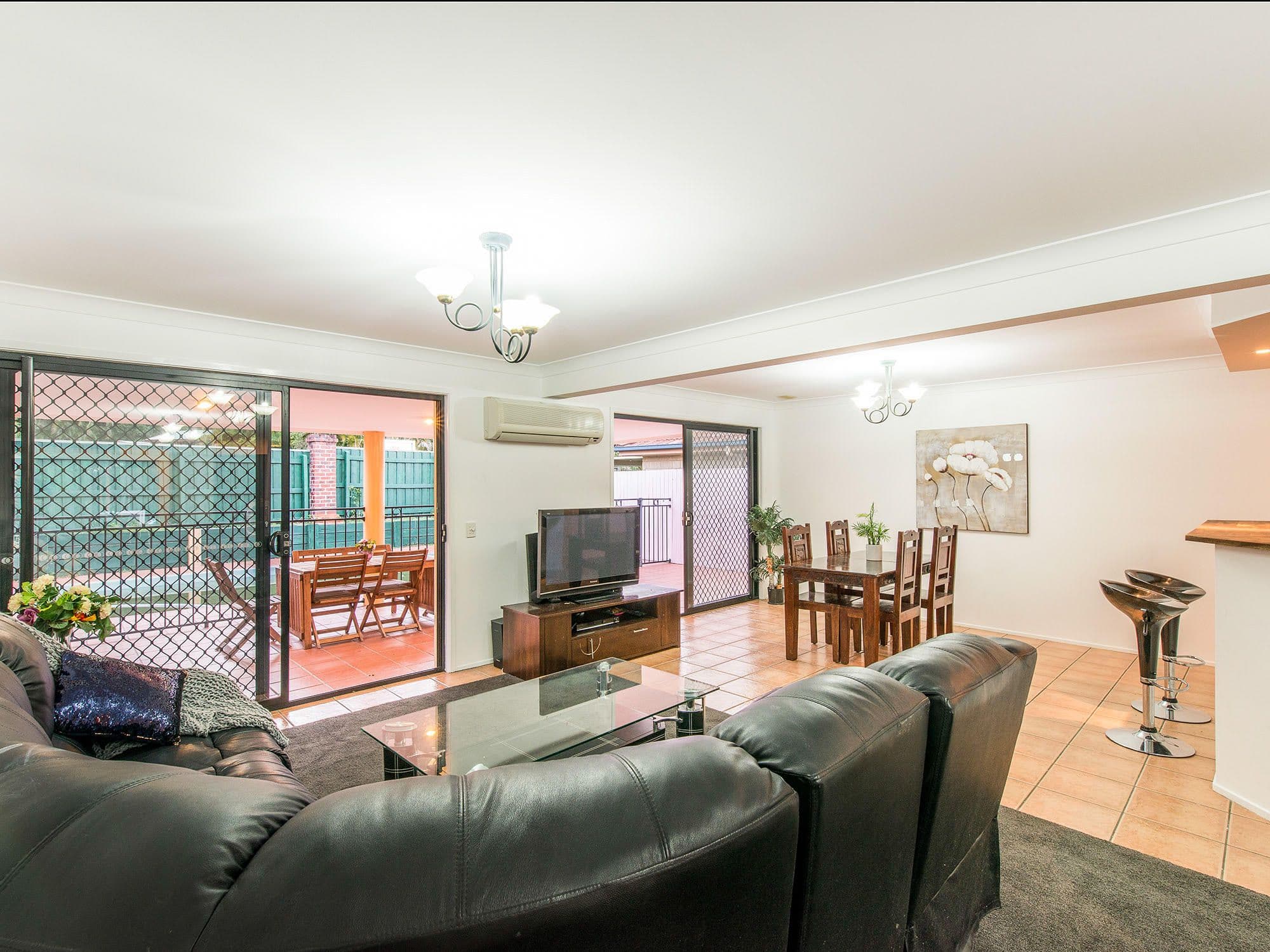 6 Estate Place, Holland Park West QLD 4121, Holland Park West - Thumbnail 3