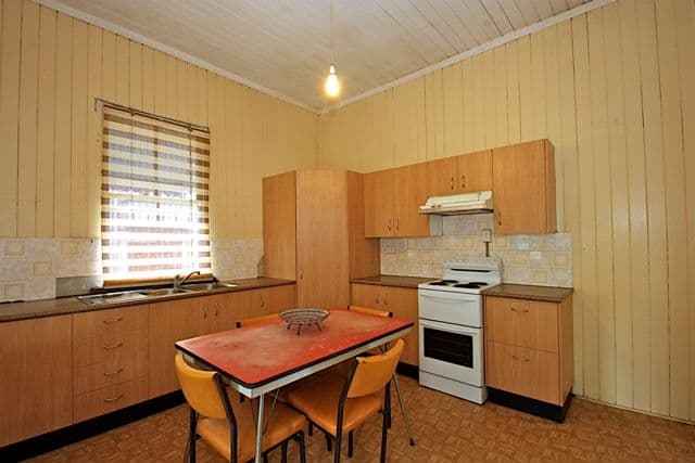 8 Thorn Street, IPSWICH QLD 4305, Ipswich - Thumbnail 5