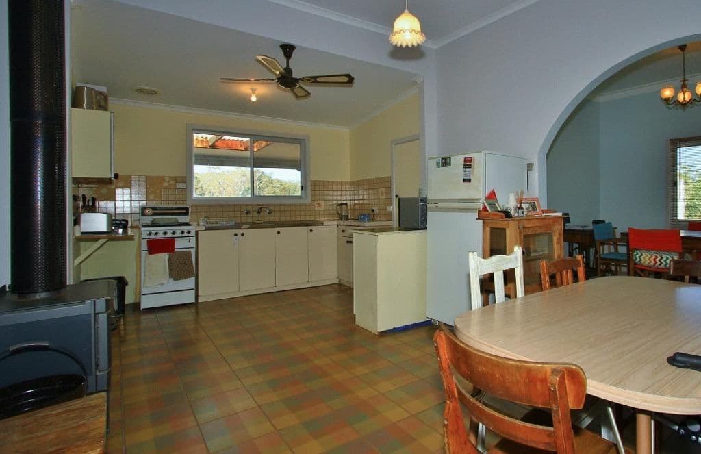 215 Redesdale Road, Heathcote VIC 3523, Heathcote - Thumbnail 3