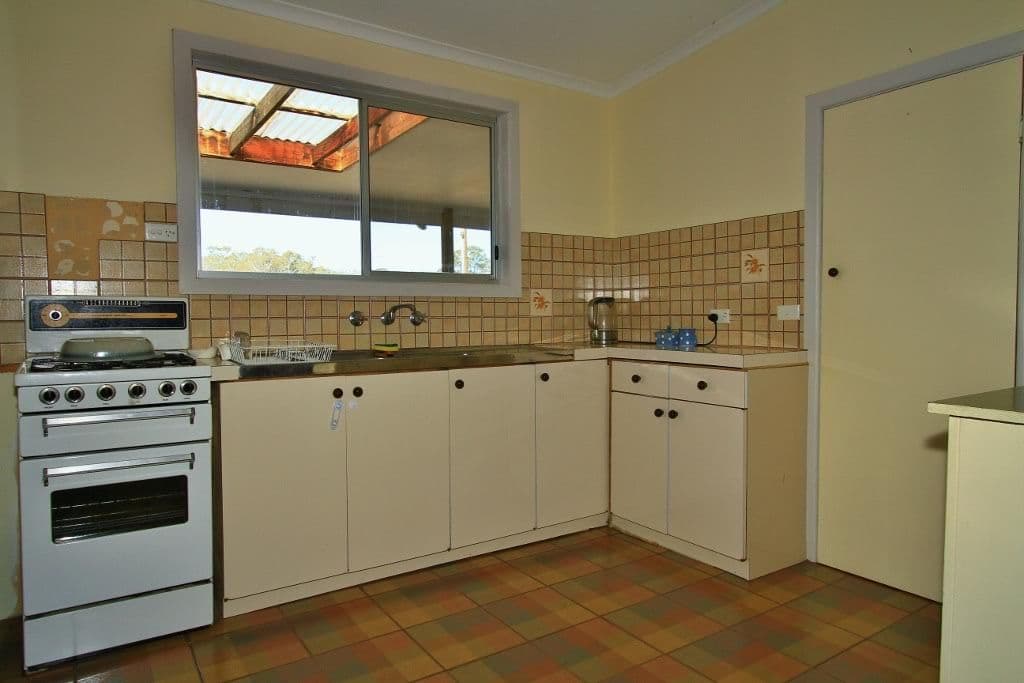 215 Redesdale Road, Heathcote VIC 3523, Heathcote - Thumbnail 5