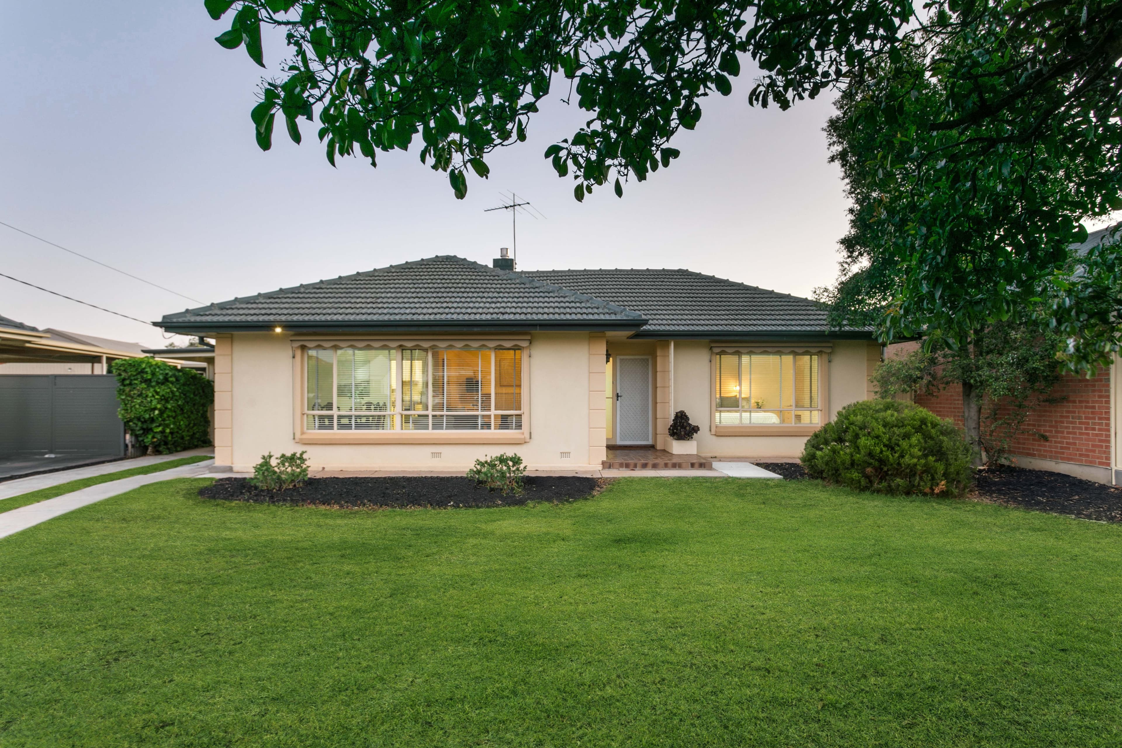 21 Glen Rowan Road, Woodville South SA 5011, Woodville South - Thumbnail 2